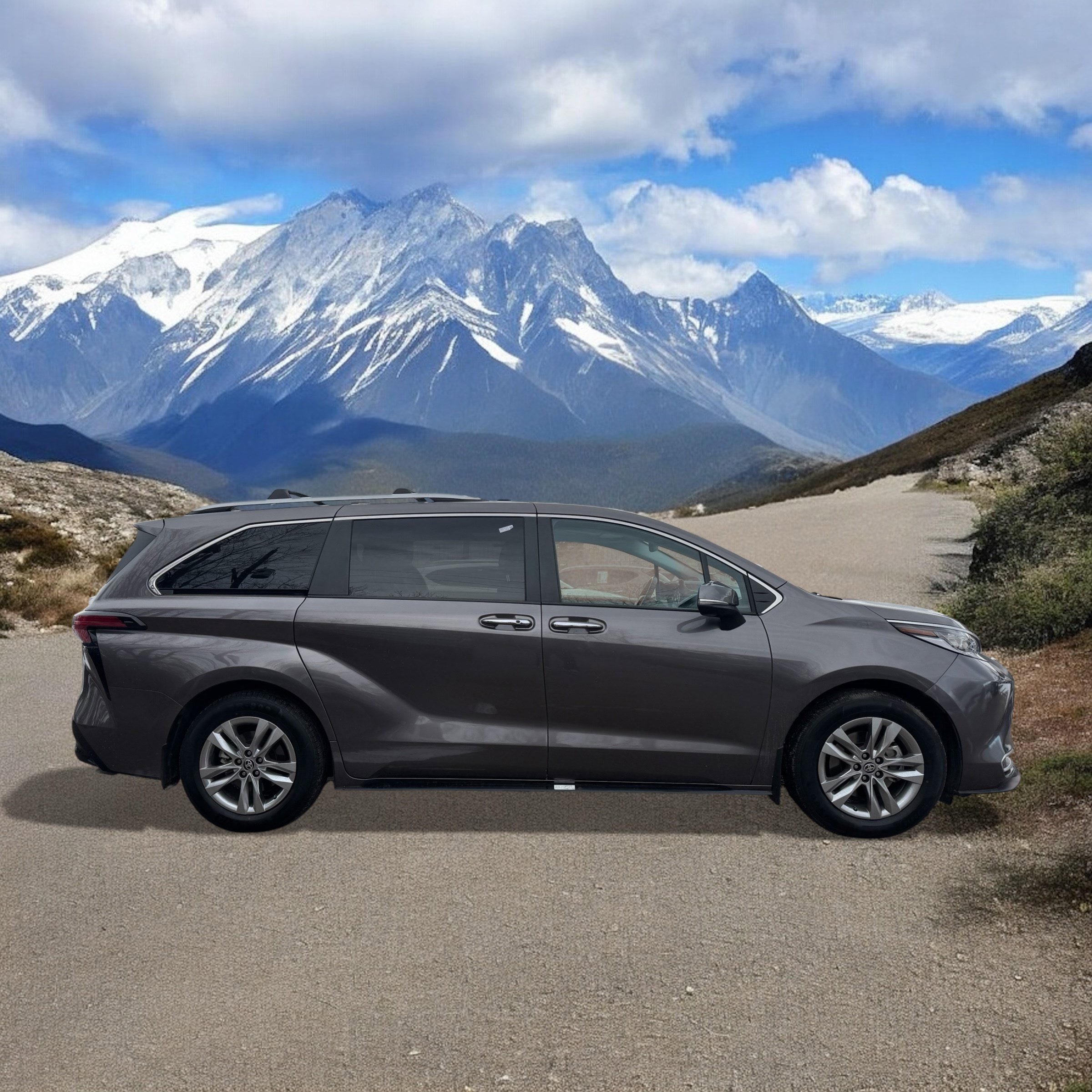 2023 Toyota Sienna Limited - Photo 7