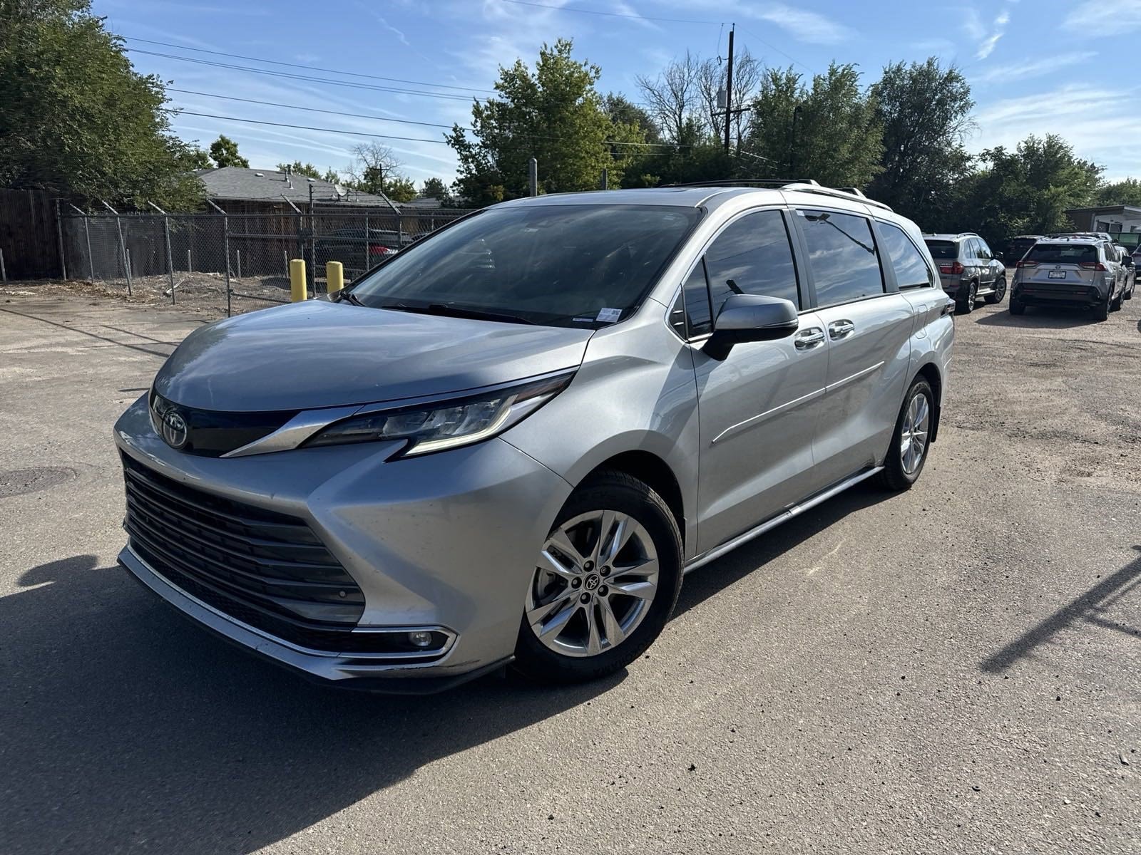 Used 2022 Toyota Sienna Limited with VIN 5TDZRKEC4NS097042 for sale in Aurora, CO