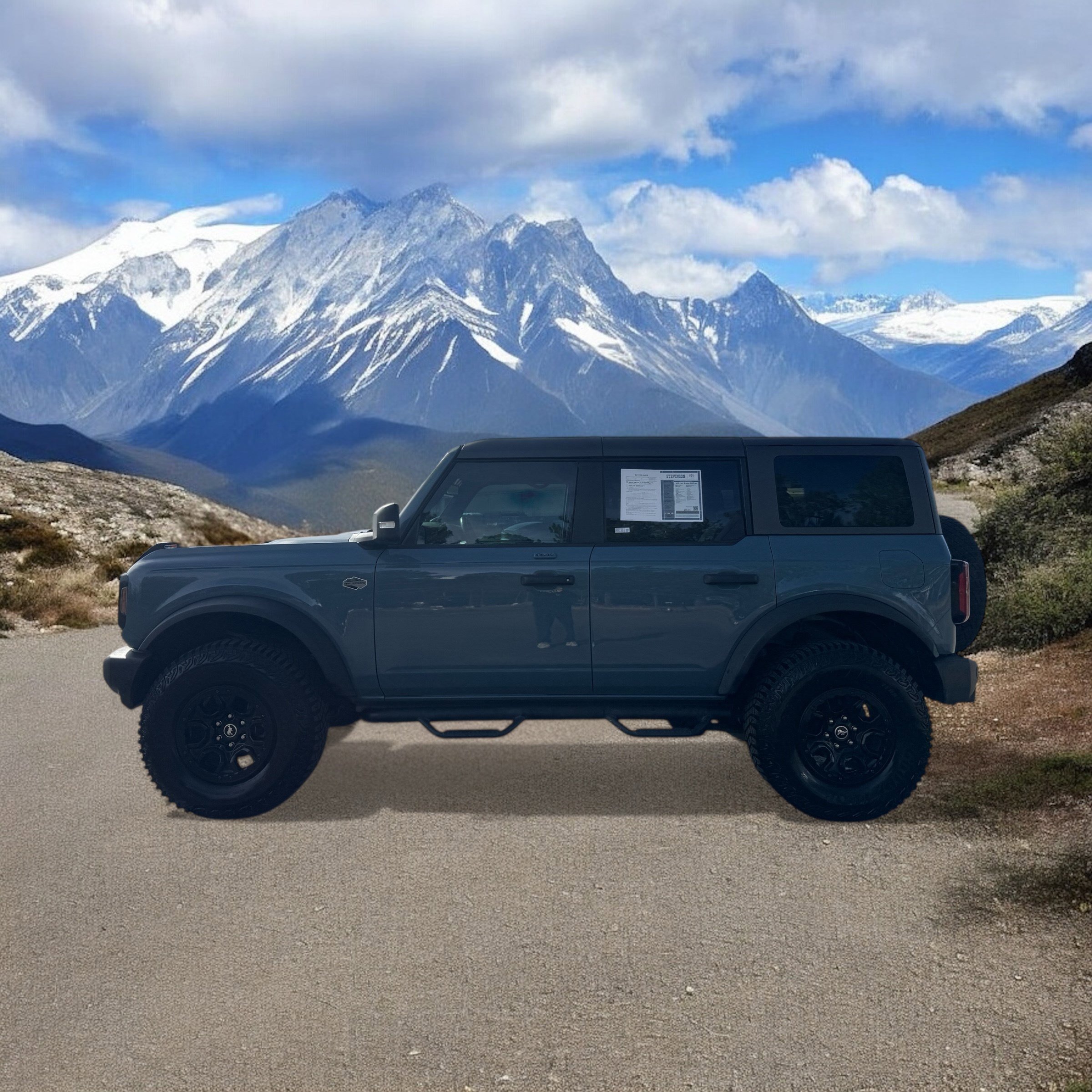 2022 Ford Bronco Wildtrak photo 2