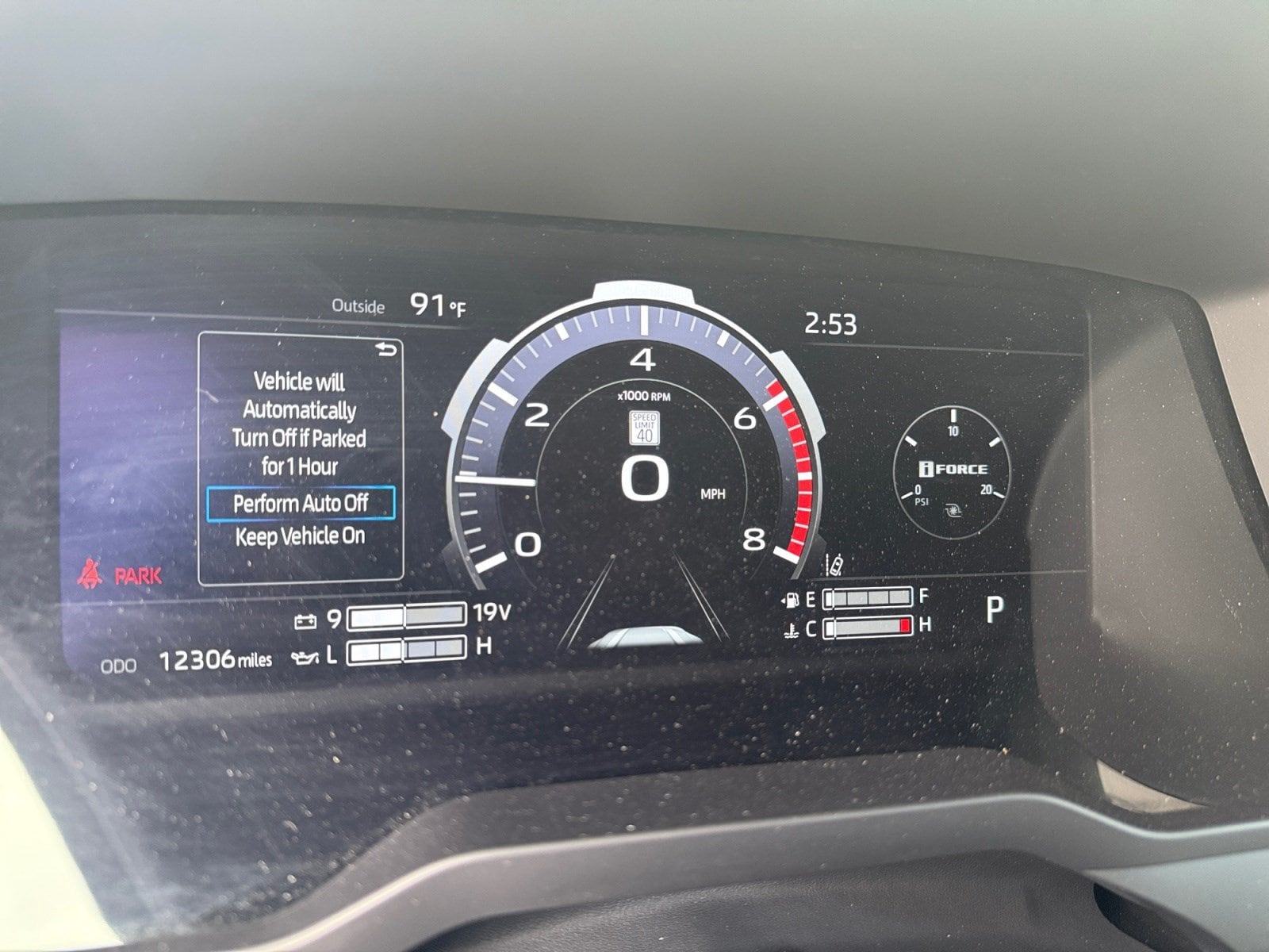 2025 Toyota Tundra Limited - Photo 13