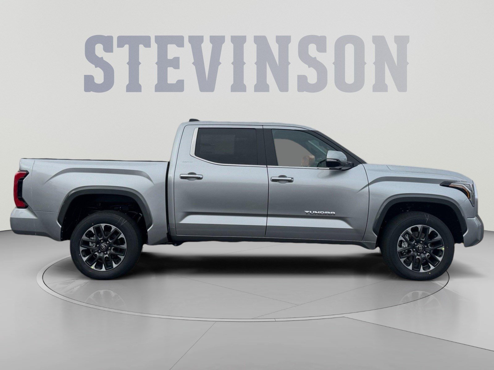2026 Toyota Tundra Limited - Photo 8