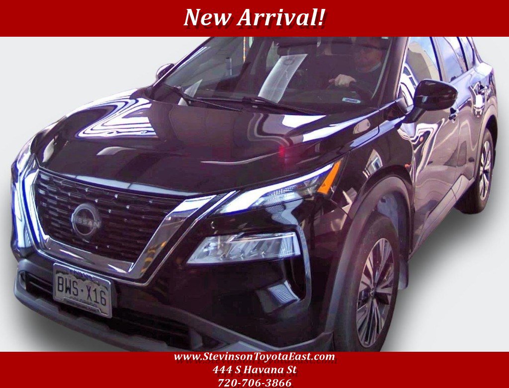 2022 Nissan Rogue SV's photo