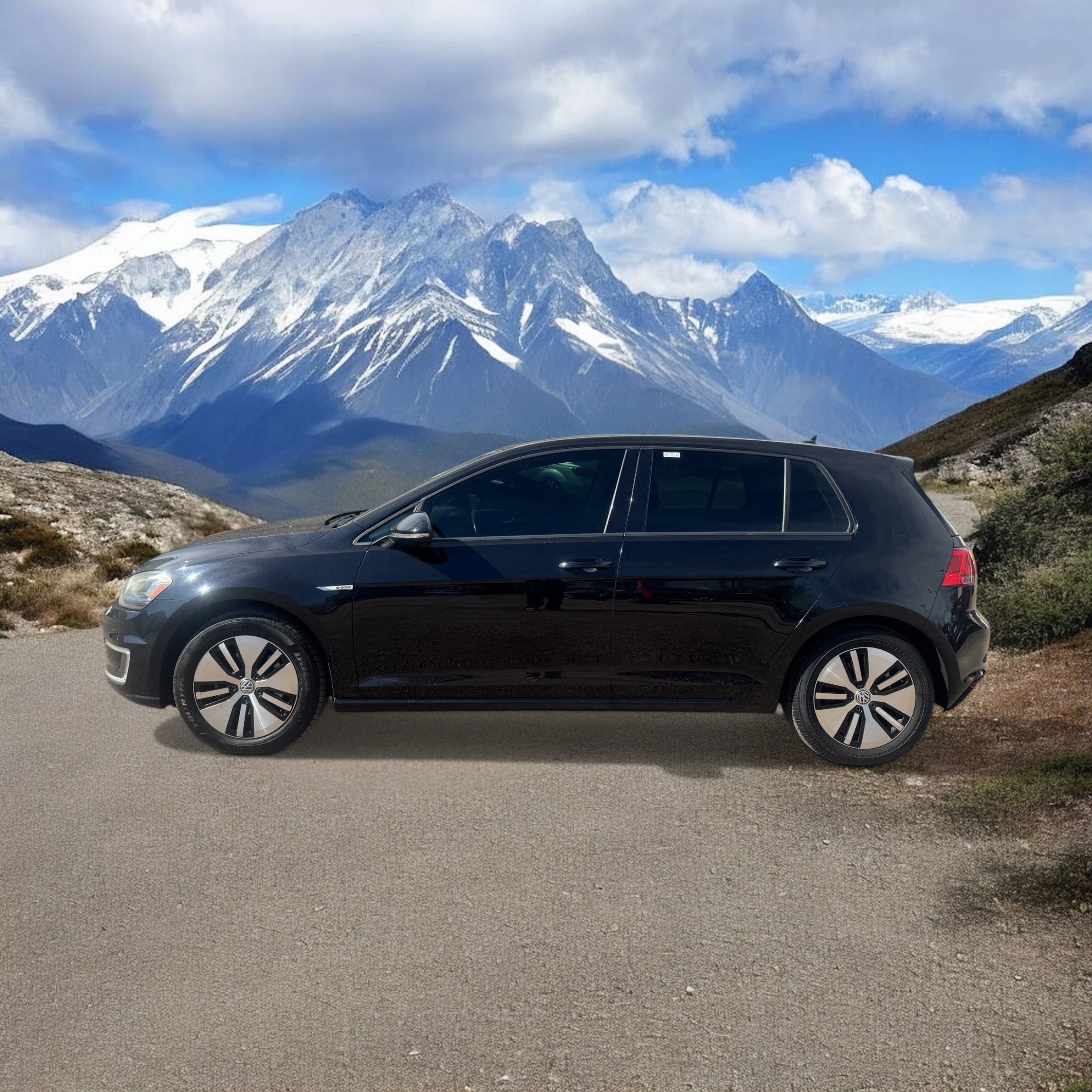 Used 2015 Volkswagen e-Golf e-Golf SEL Premium with VIN WVWPP7AU0FW909141 for sale in Aurora, CO