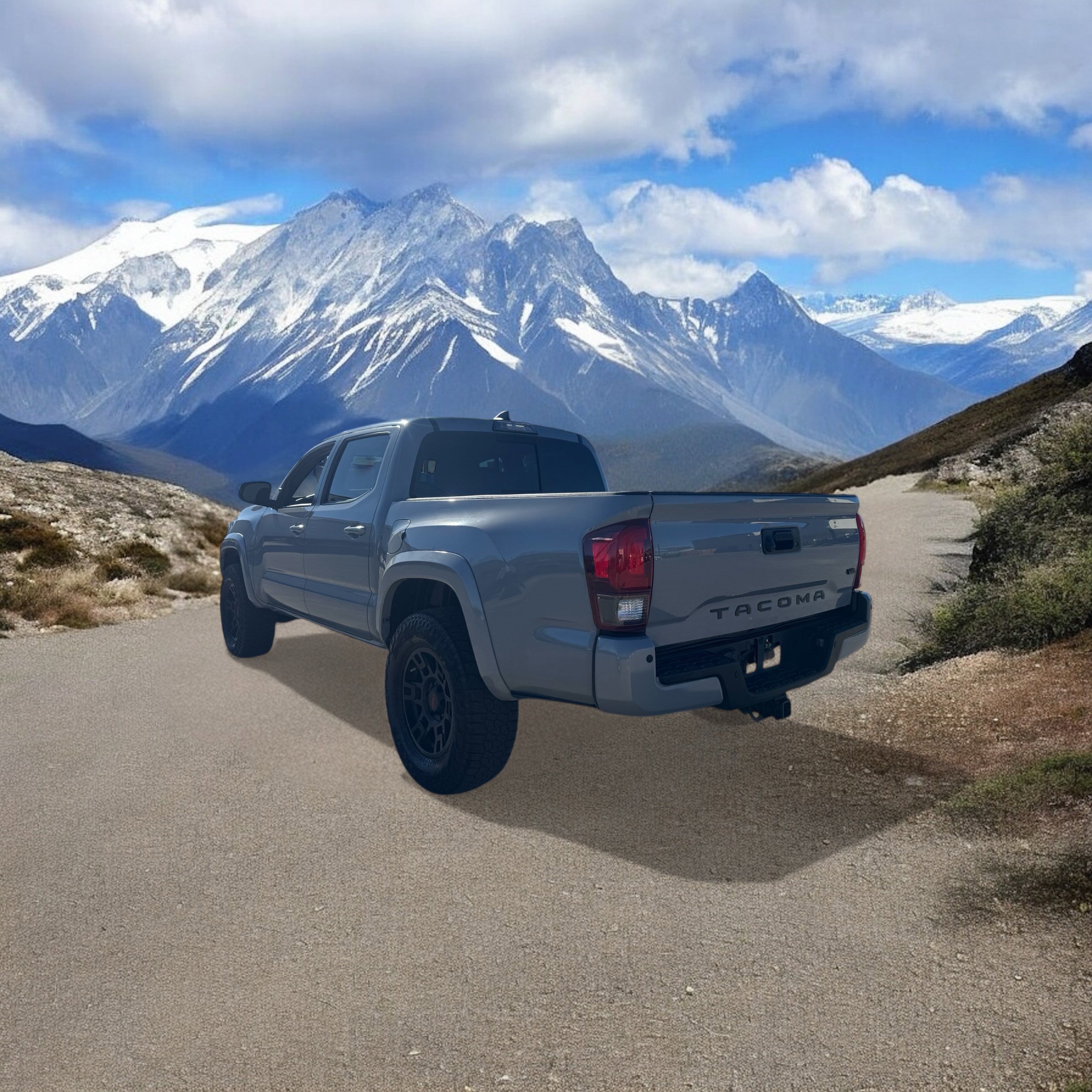 2019 Toyota Tacoma TRD Sport photo 3