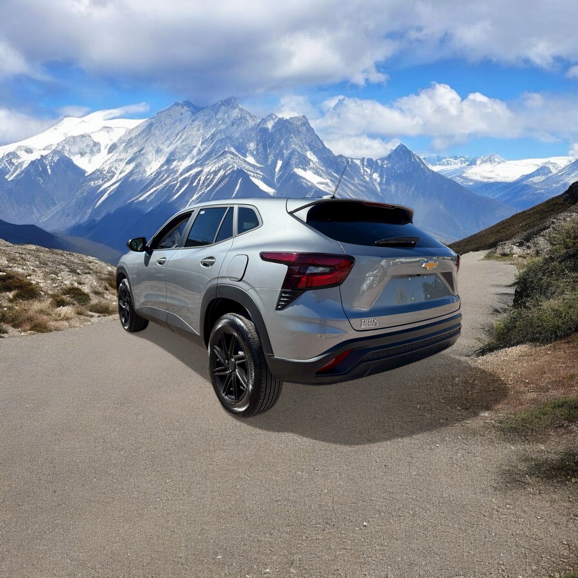 2025 Chevrolet Trax LS photo 3