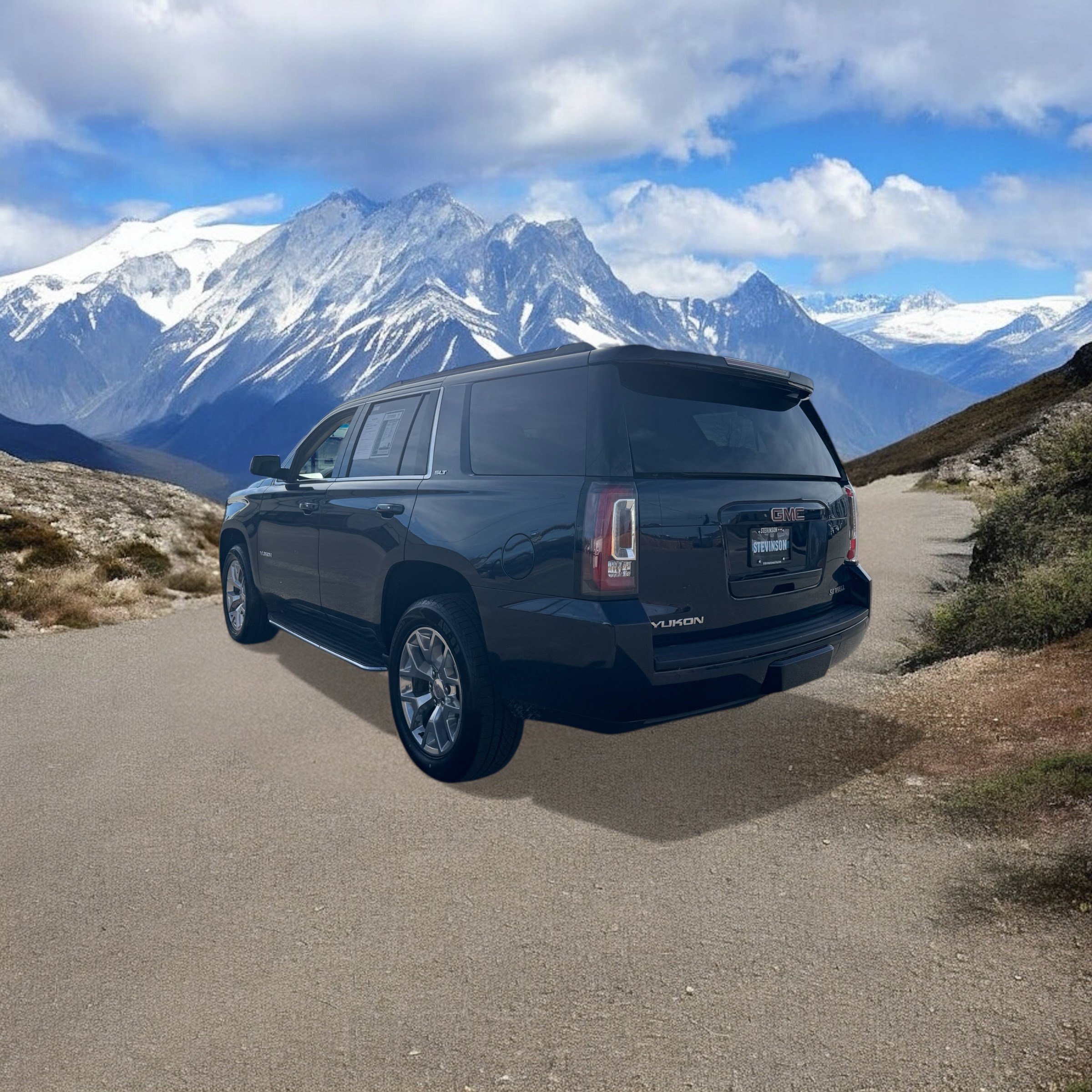 2017 Gmc Yukon SLT photo 2