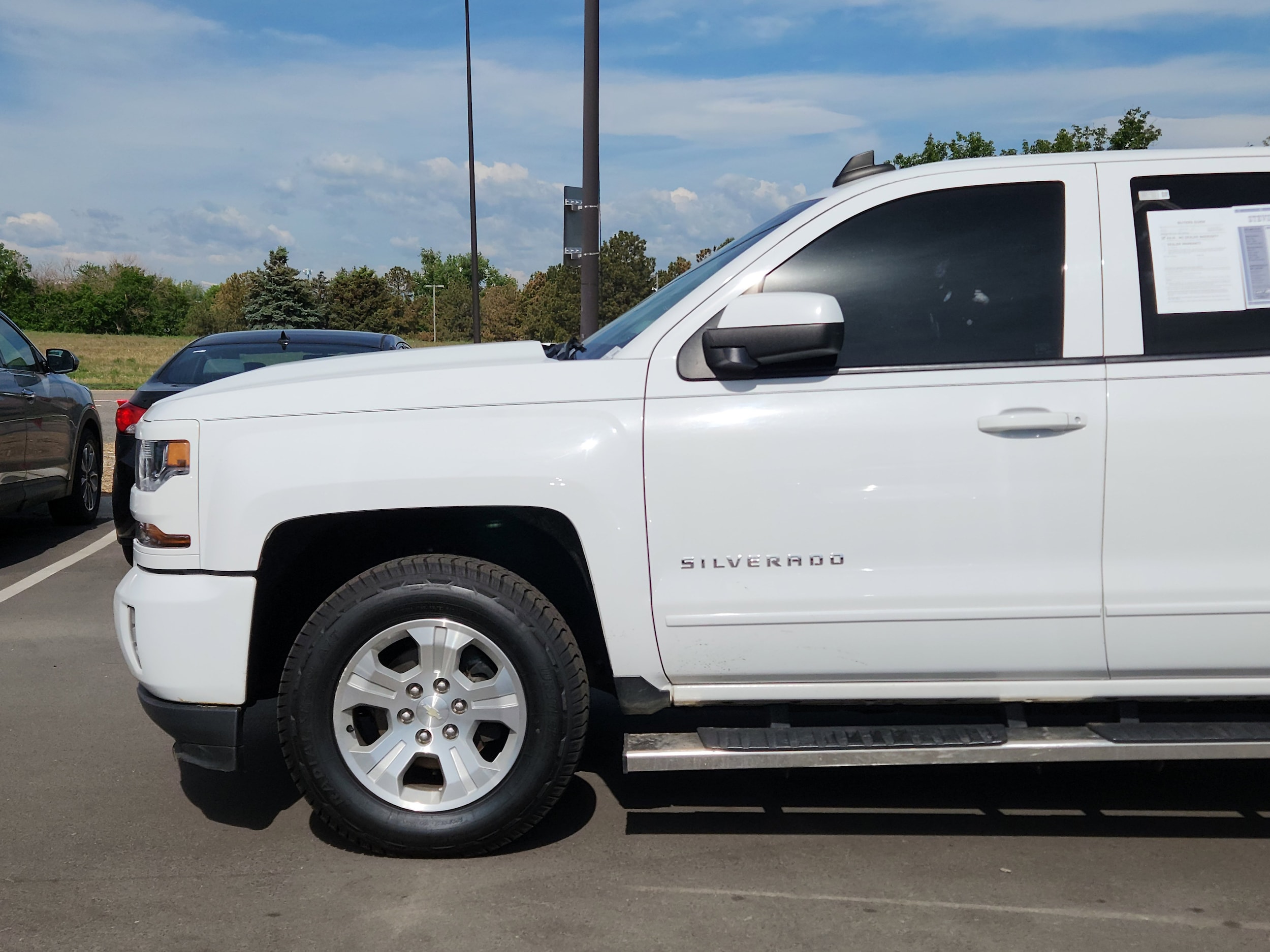 Used 2018 Chevrolet Silverado 1500 LT with VIN 1GCVKREH5JZ286024 for sale in Aurora, CO