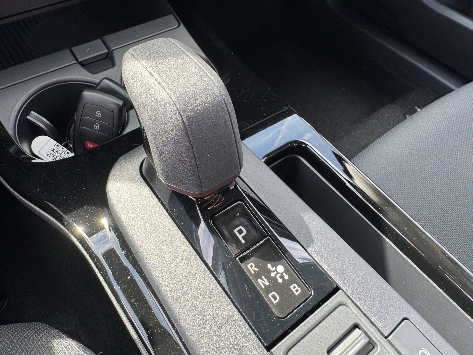 2026 Toyota Prius Plug-in Hybrid SE - Photo 31