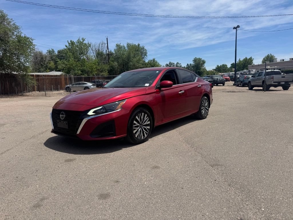 Used 2023 Nissan Altima 2.5 SV Sedan