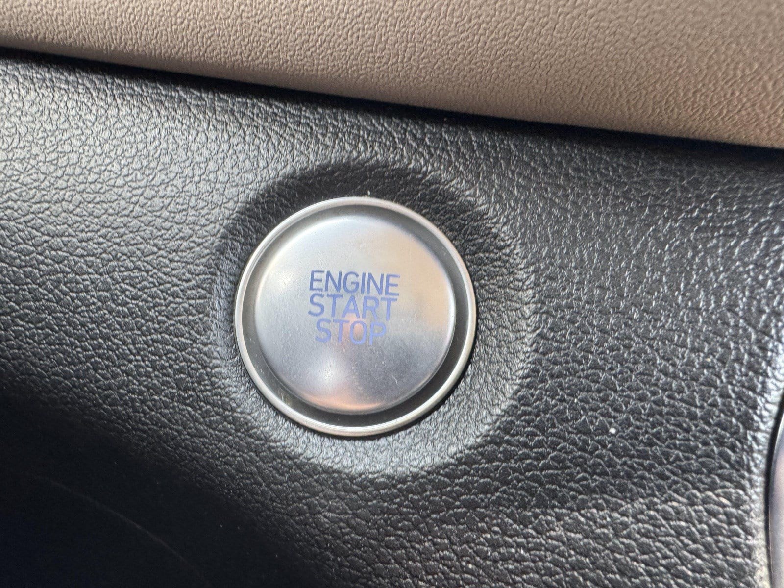 2020 Hyundai Santa Fe Limited - Photo 29