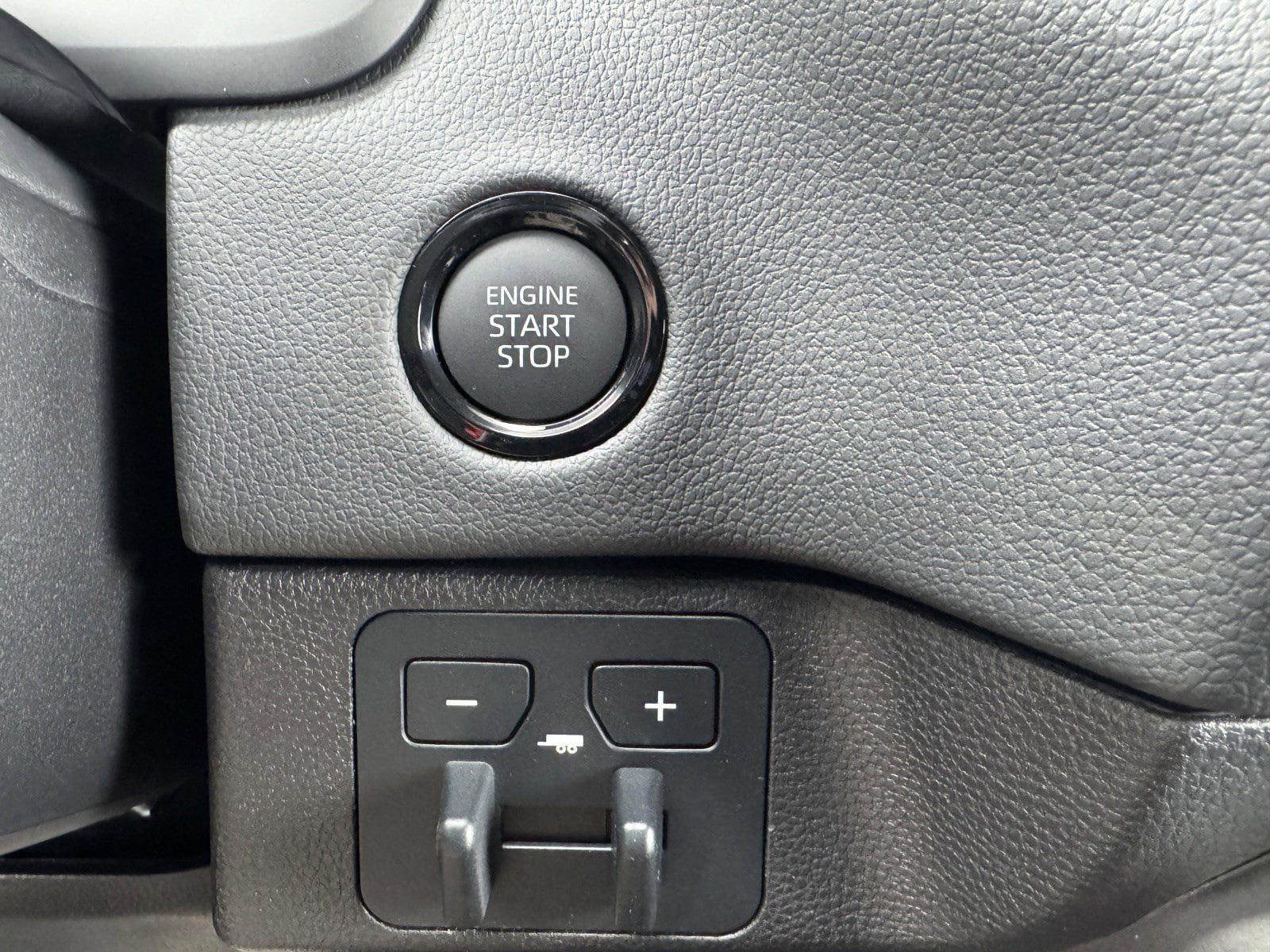 2026 Toyota Tundra Limited - Photo 32