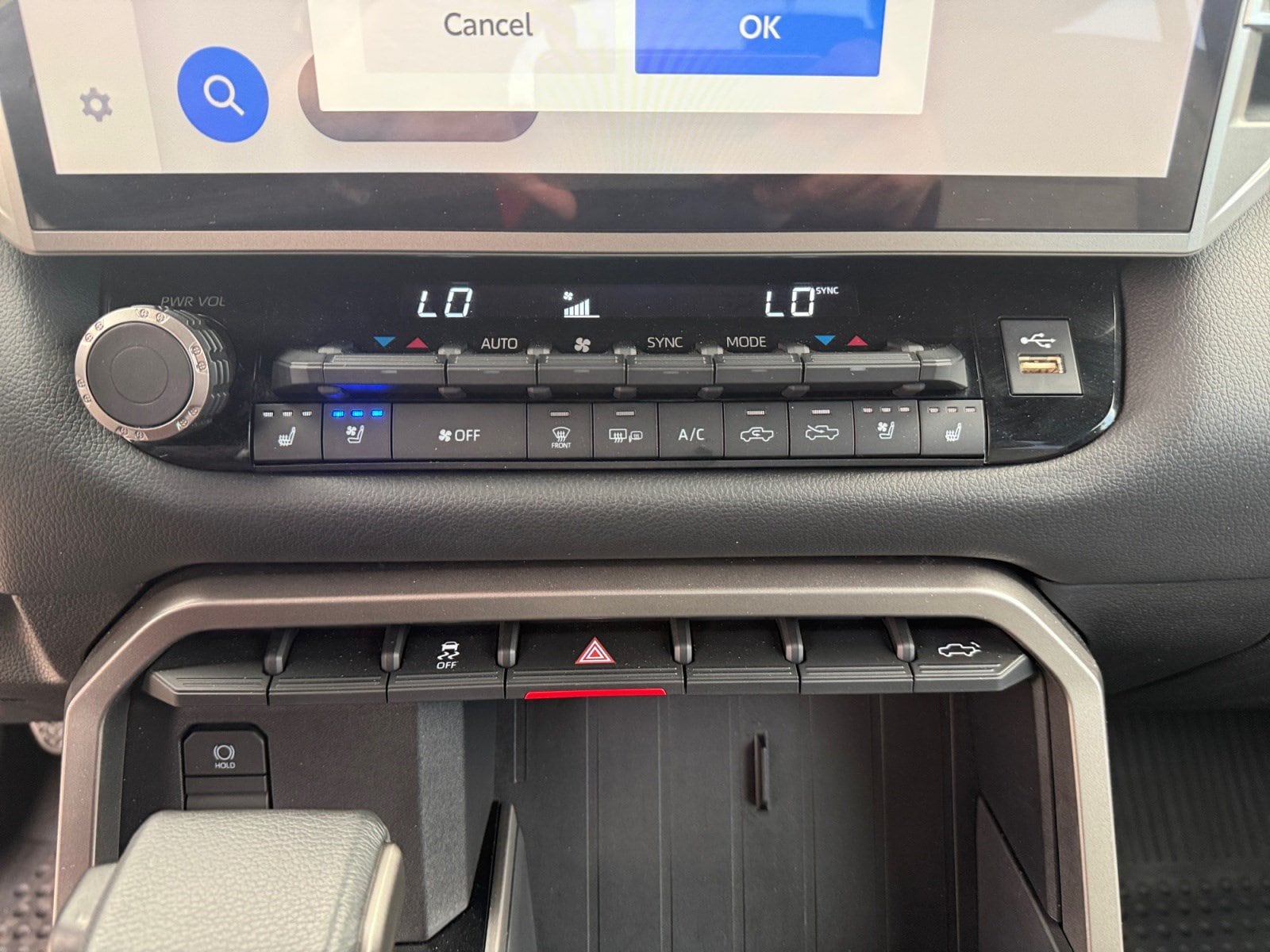 2025 Toyota Tundra Limited - Photo 14