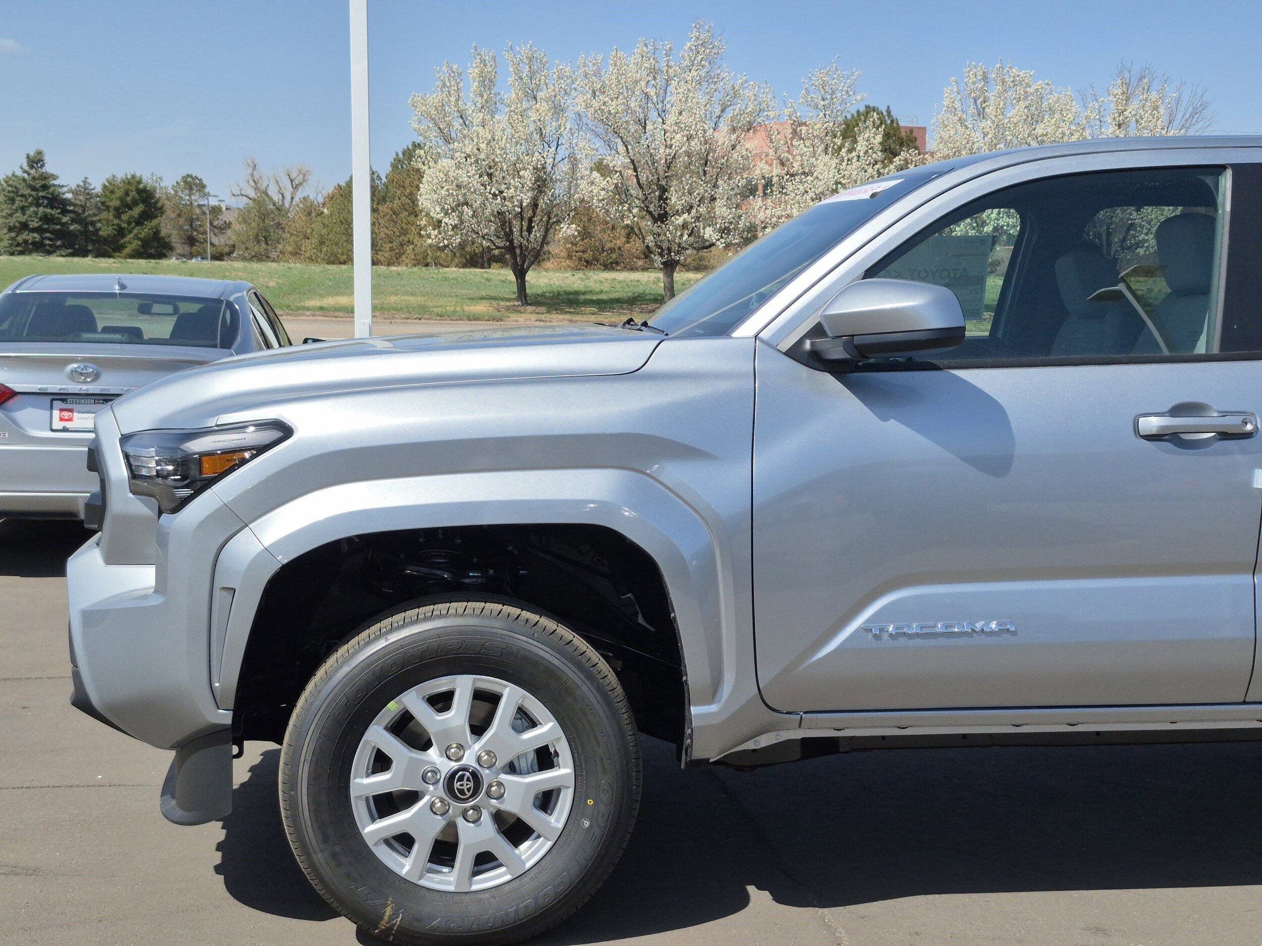2025 Toyota Tacoma SR5 Double Cab photo 2