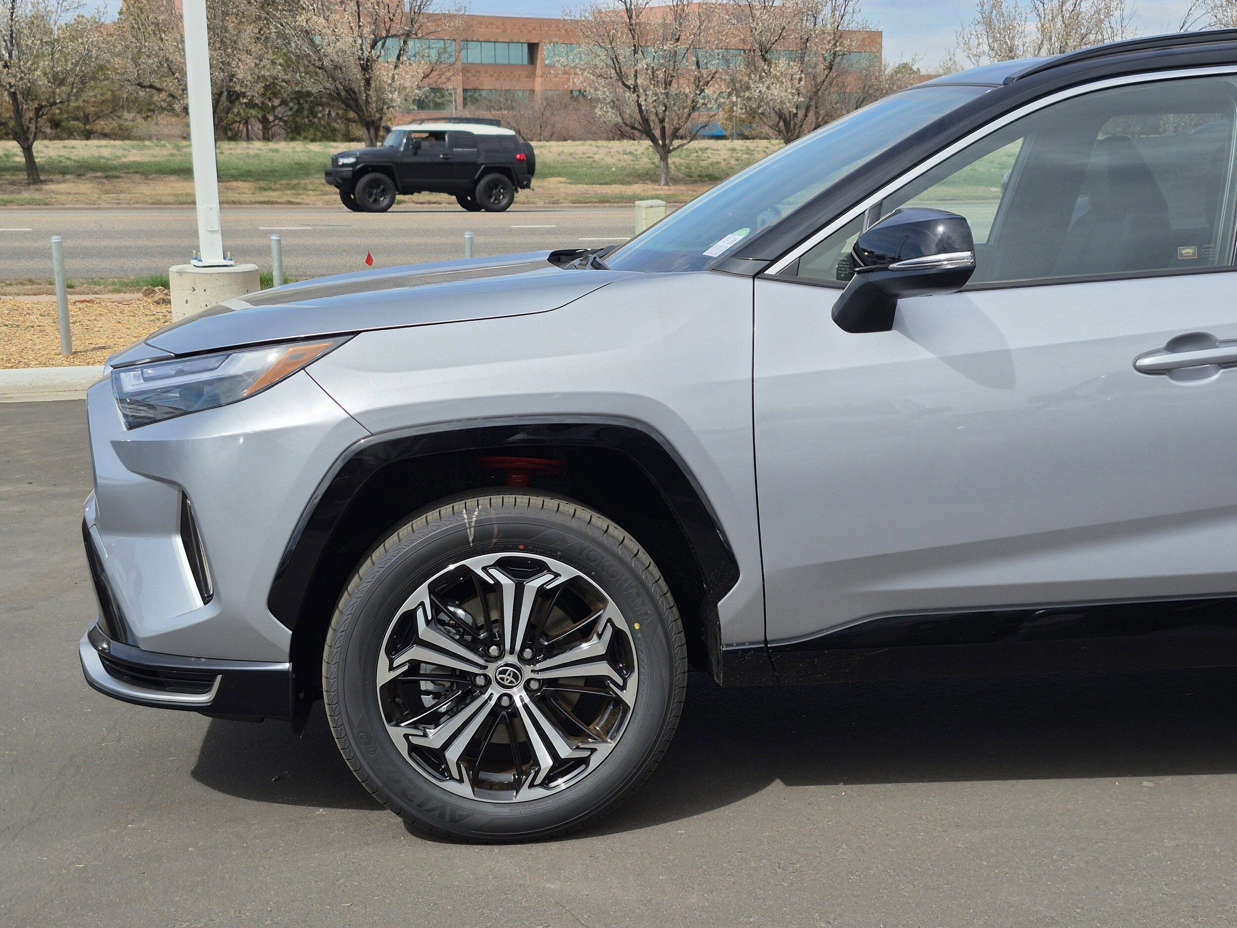 2025 Toyota RAV4 Hybrid XSE photo 2