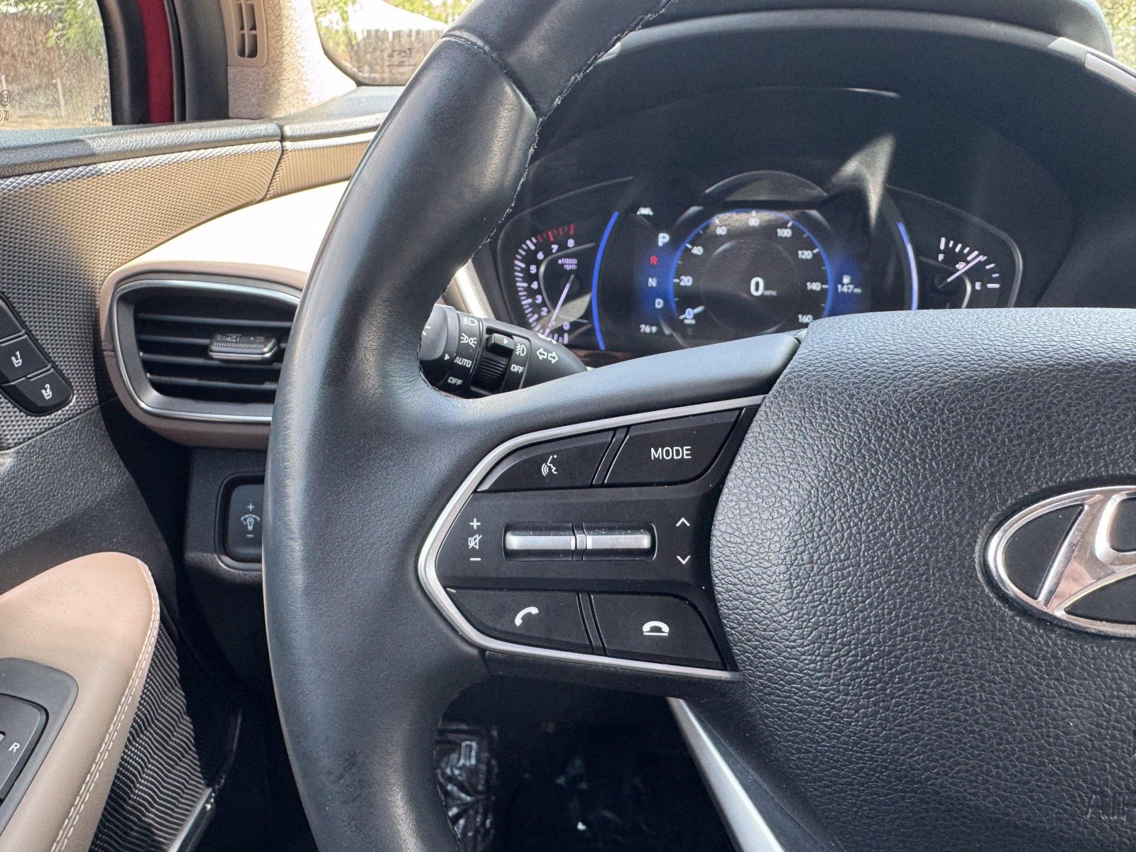 2020 Hyundai Santa Fe Limited - Photo 25