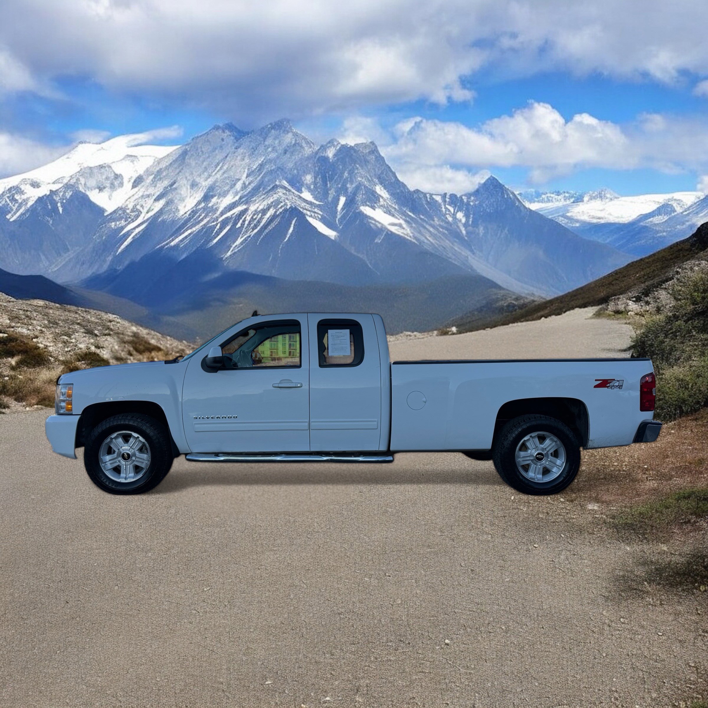 2013 Chevrolet Silverado 1500 LTZ photo 2