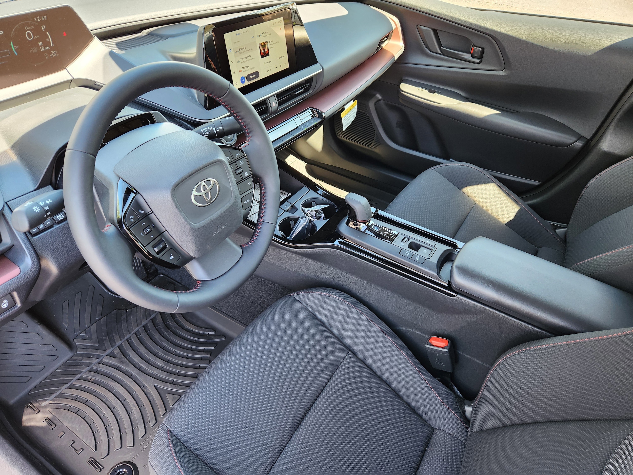 2026 Toyota Prius Plug-in Hybrid SE - Photo 20