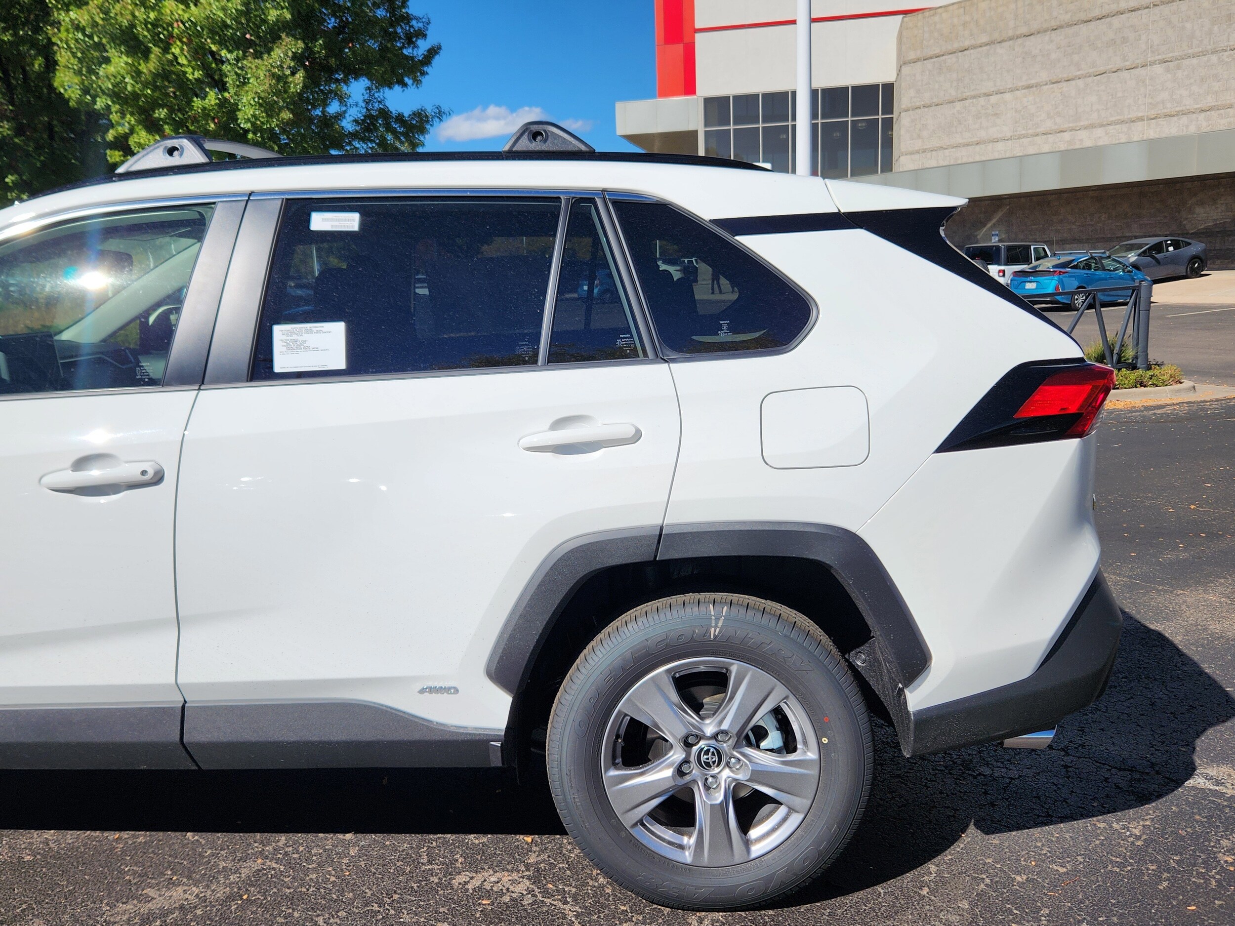 2025 Toyota RAV4 Hybrid LE photo 2