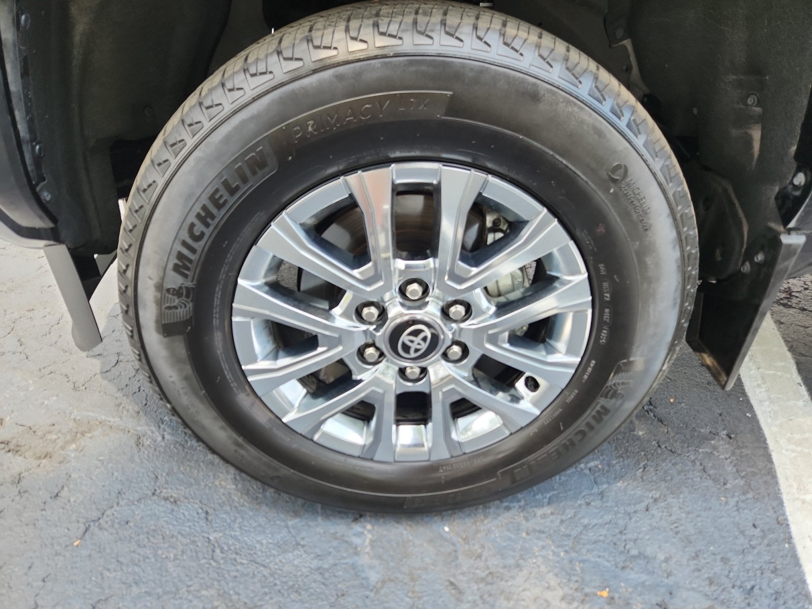 2025 Toyota Tacoma Limited - Photo 24
