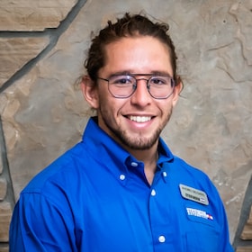 Staff member Andres Delgado from ID_5658b41f48e4