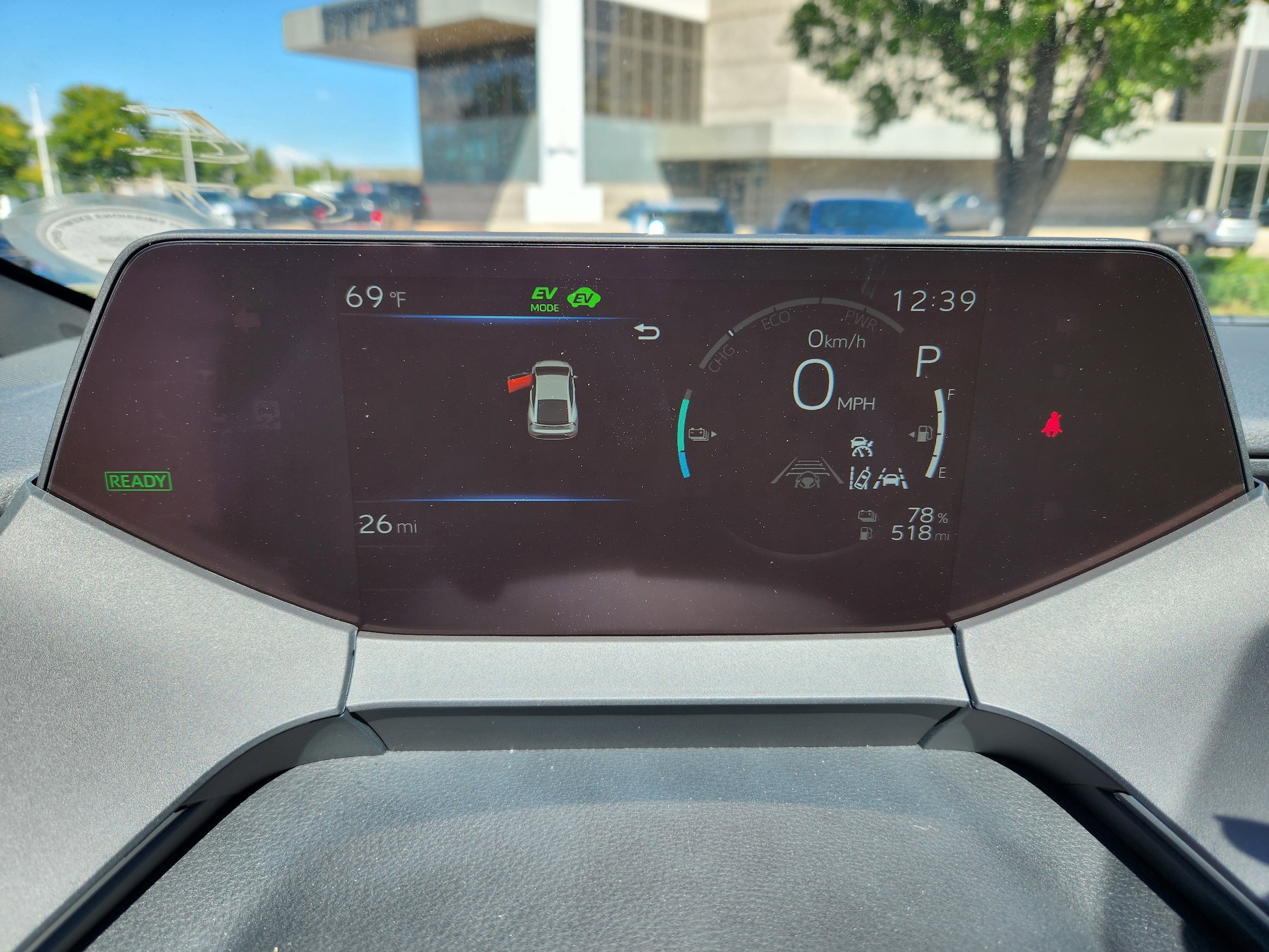 2026 Toyota Prius Plug-in Hybrid SE - Photo 15