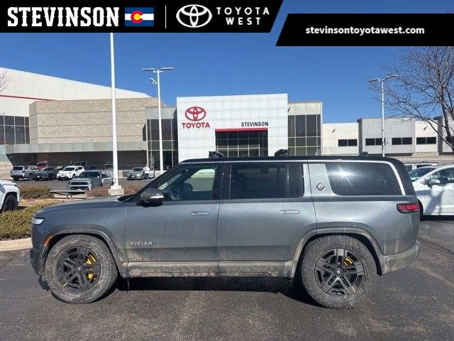 2023 Rivian R1S's photo