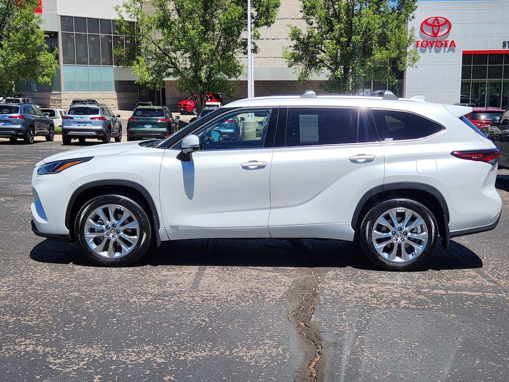 Certified 2026 Toyota Highlander Hybrid Limited SUV