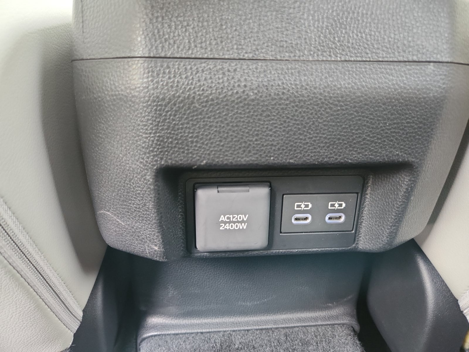 2025 Toyota Tacoma Limited - Photo 30