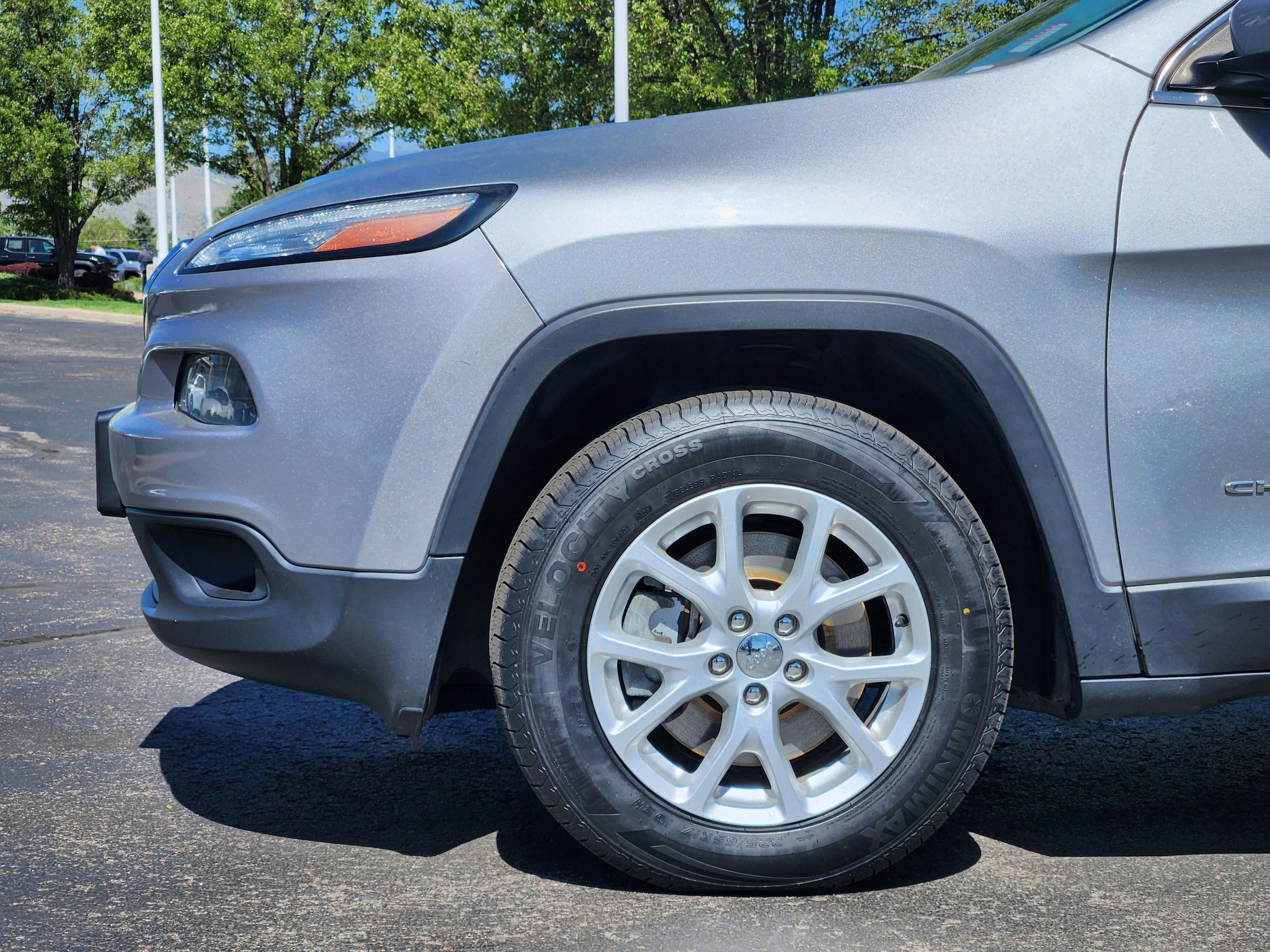 Used 2014 Jeep Cherokee Latitude with VIN 1C4PJMCSXEW247854 for sale in Lakewood, CO