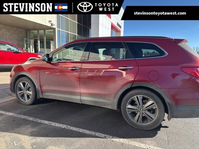 2016 Hyundai Santa Fe SE's photo