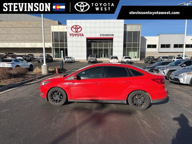 2016 Ford Focus SE's photo