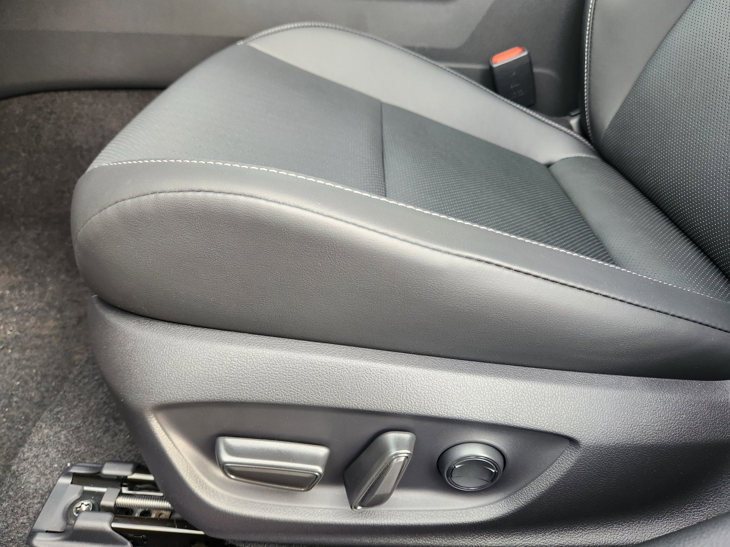 2026 Toyota Prius Limited - Photo 22