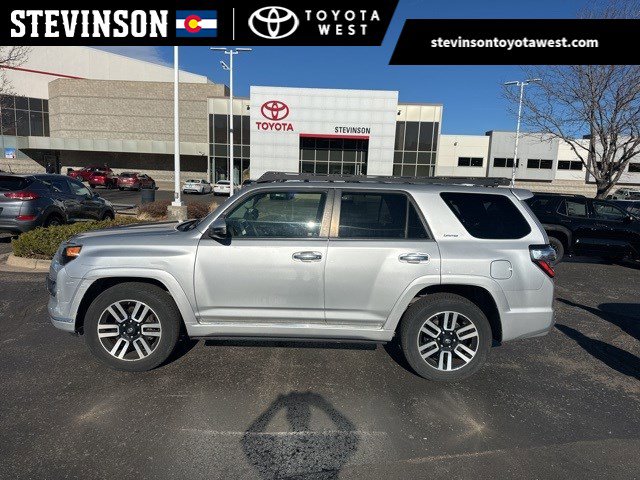 2014 Toyota 4Runner Limited's photo