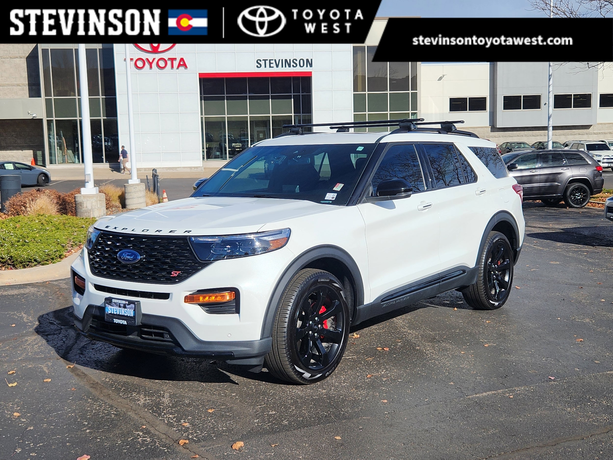 2023 Ford Explorer ST's photo