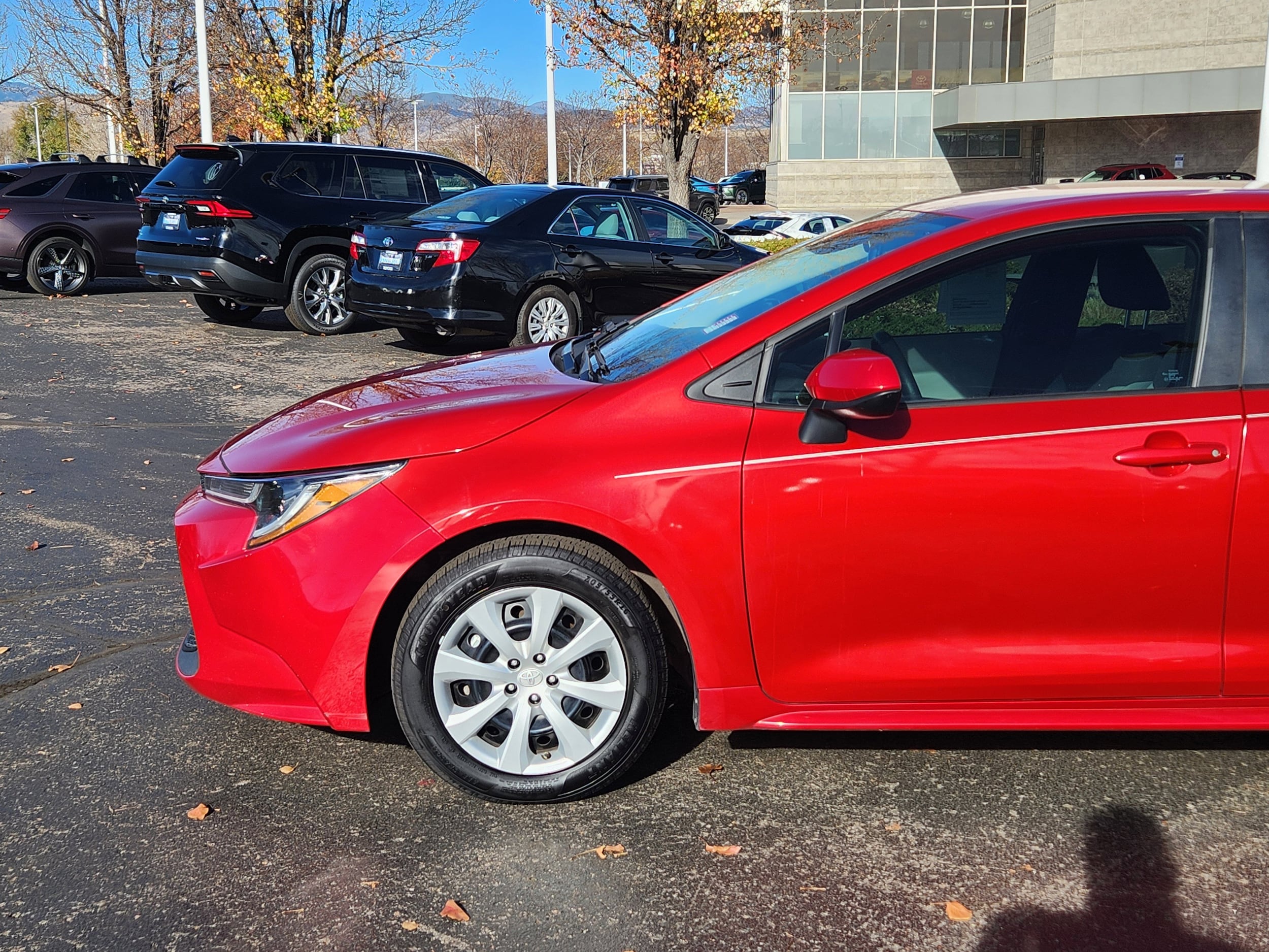 2020 Toyota Corolla LE photo 2