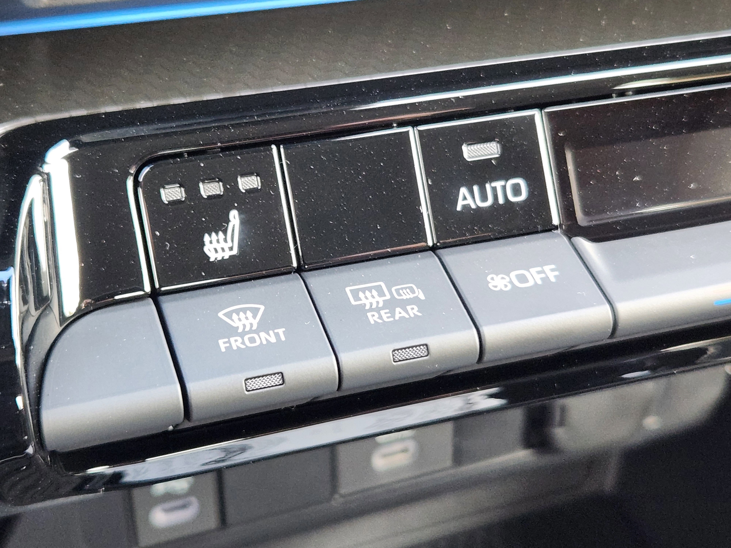 2026 Toyota Prius Plug-in Hybrid Nightshade - Photo 29
