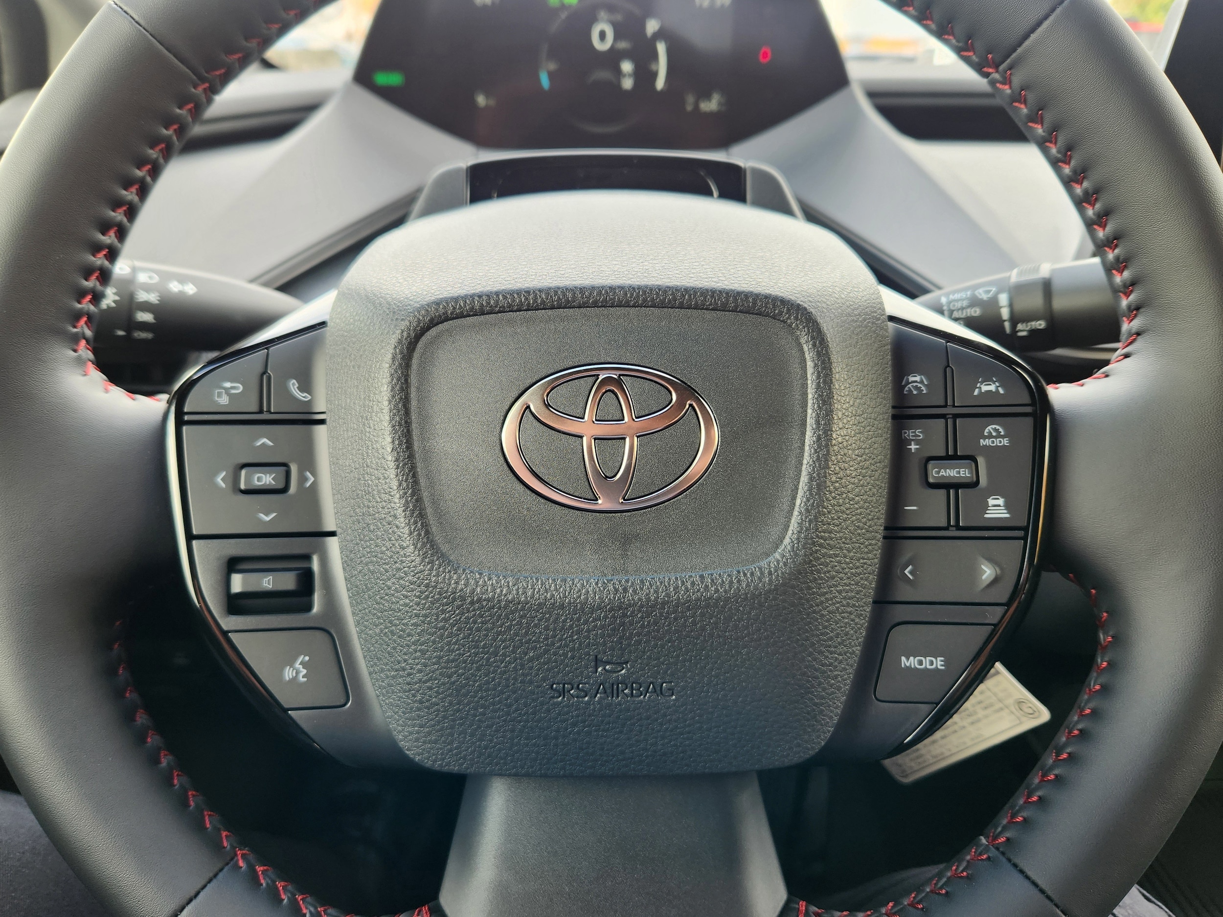 2026 Toyota Prius Plug-in Hybrid SE - Photo 13