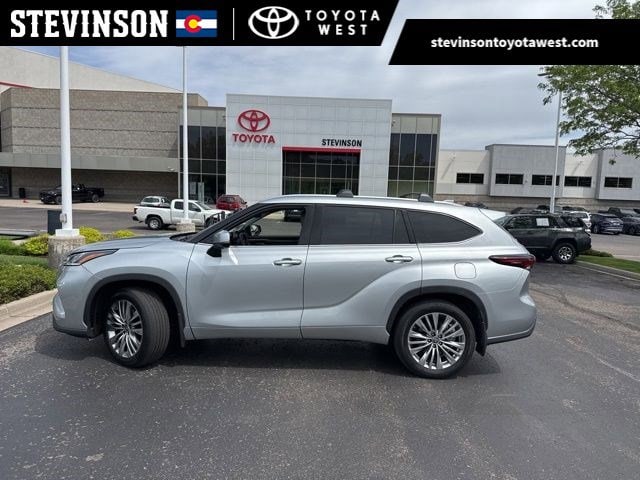 2024 Toyota Highlander Platinum AWD's photo