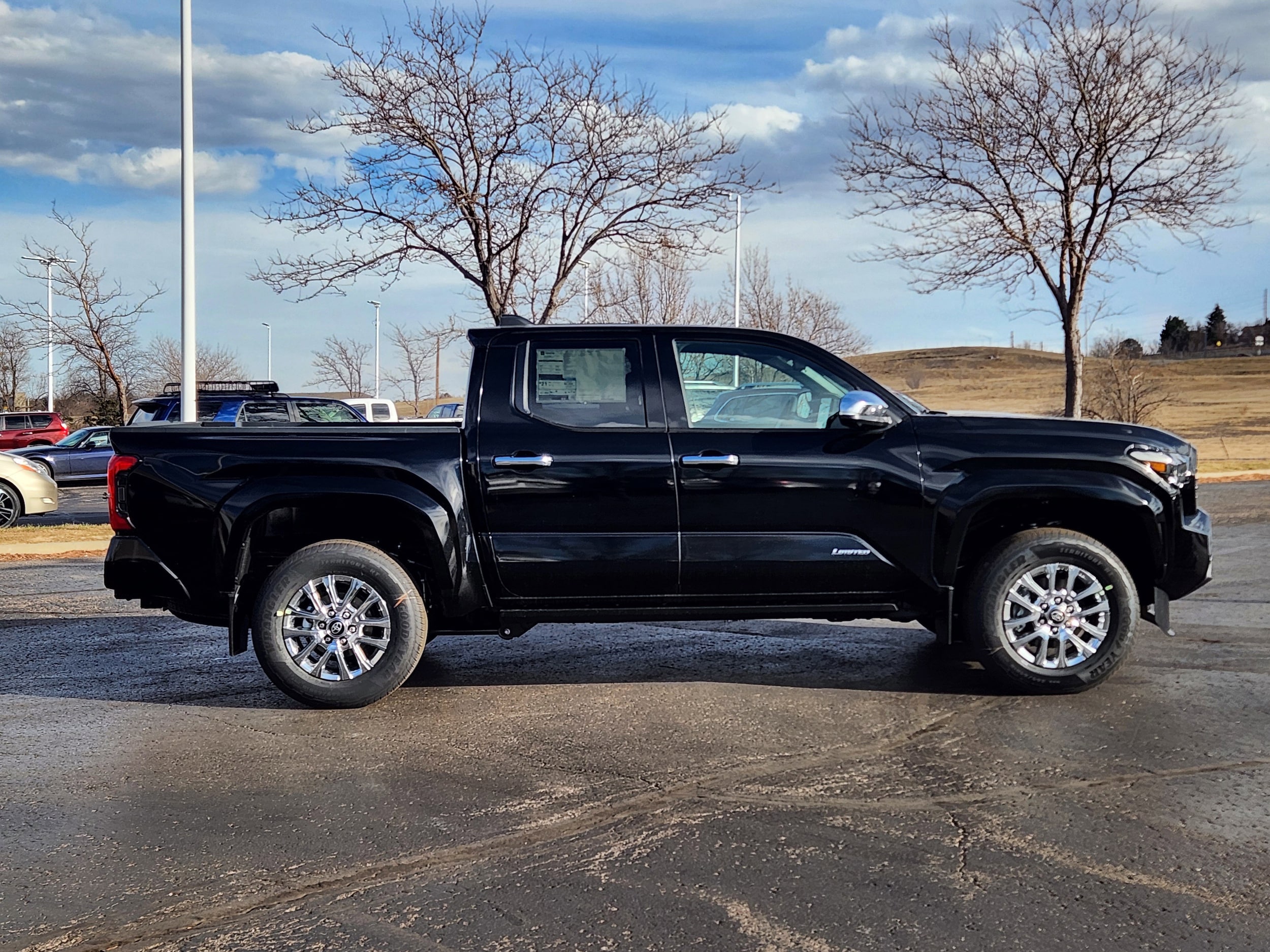 2026 Toyota Tacoma Limited - Photo 7