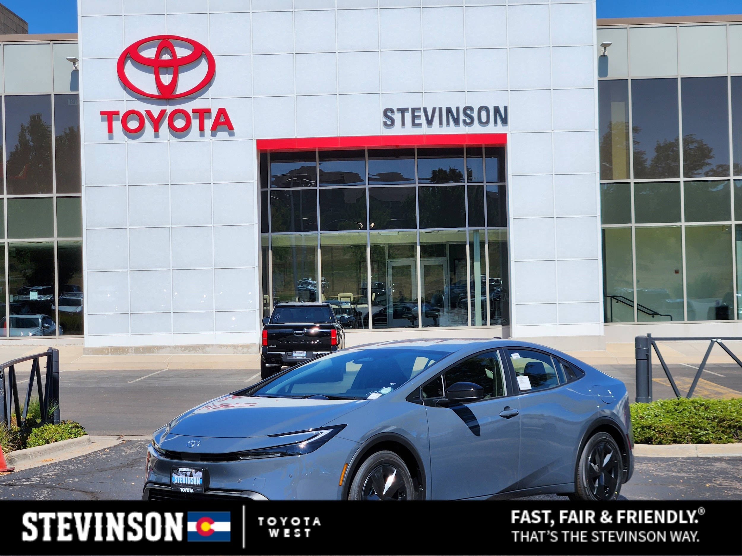 2026 Toyota Prius SE's photo