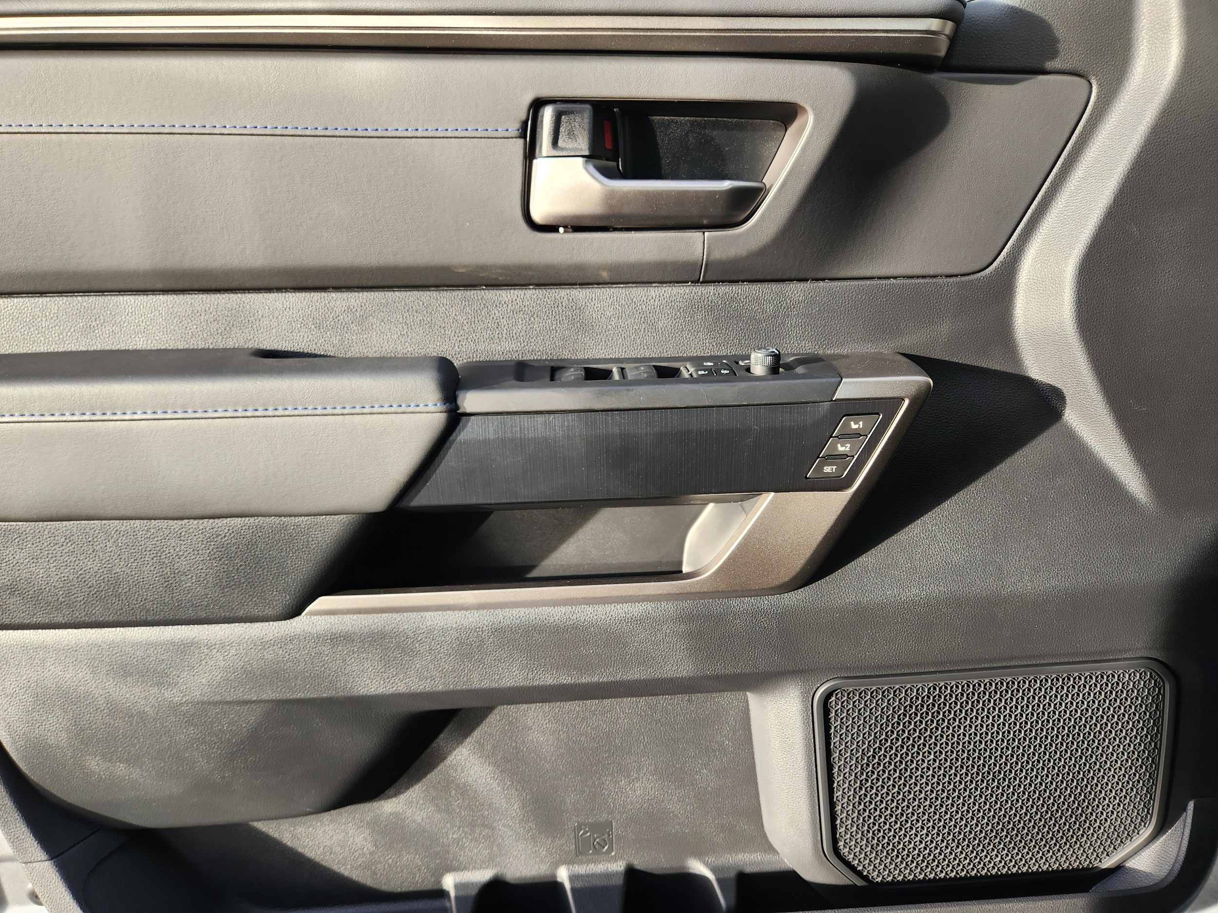 2026 Toyota Tundra Platinum - Photo 18