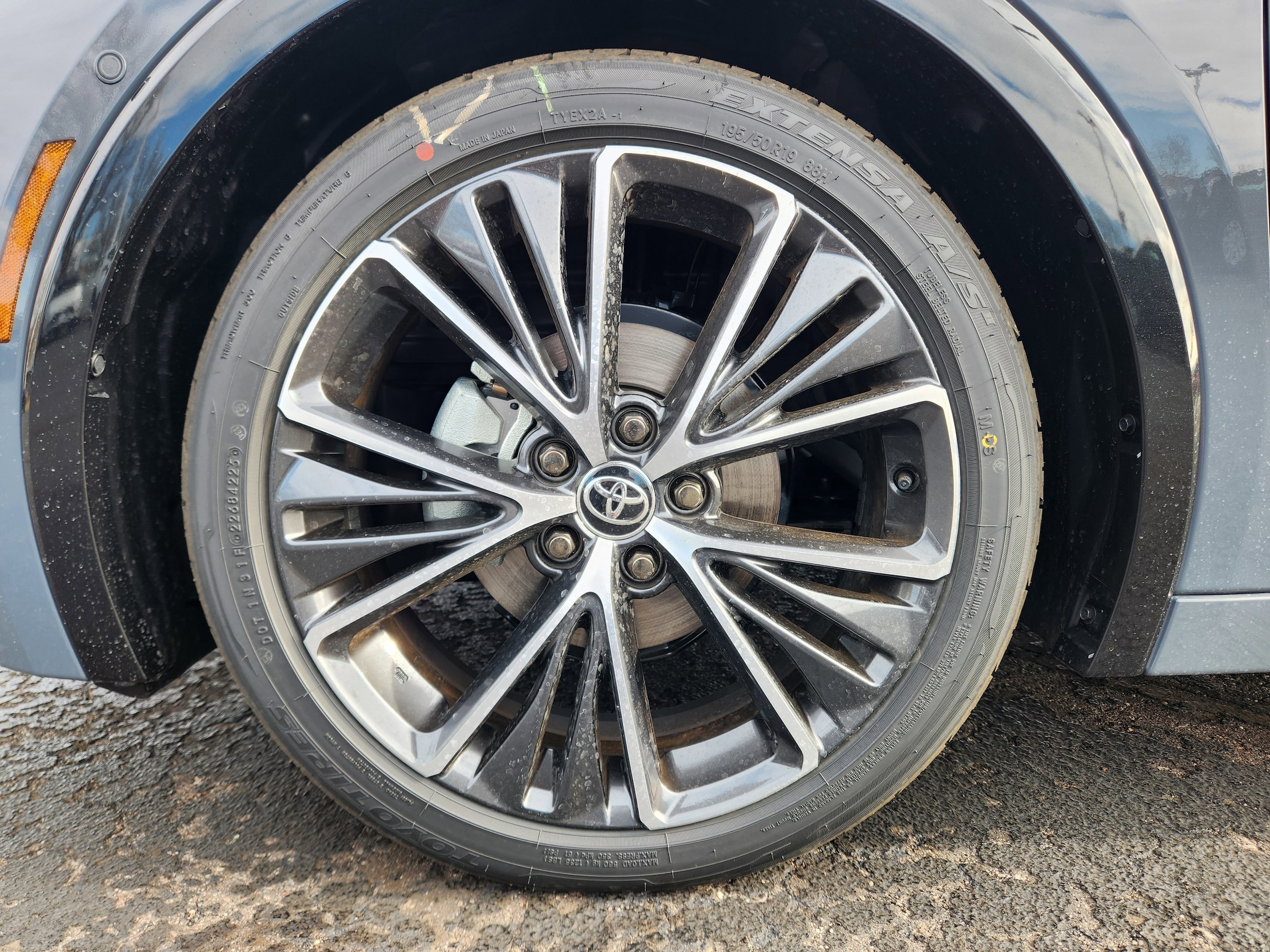 2026 Toyota Prius Limited - Photo 13