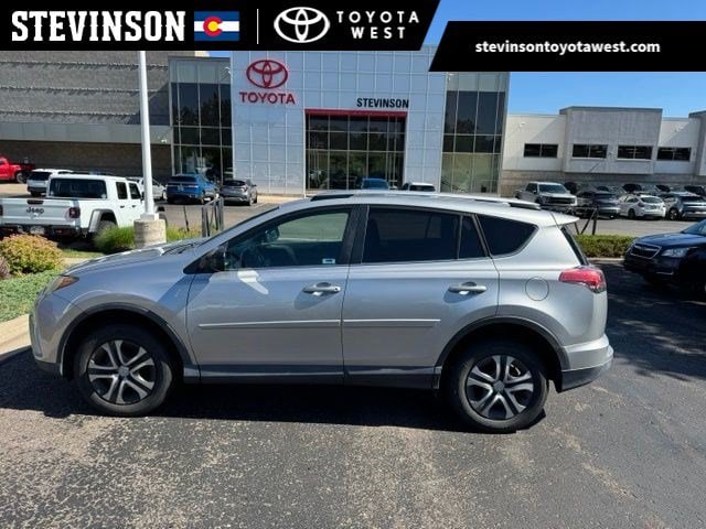 2017 Toyota RAV4 LE AWD's photo