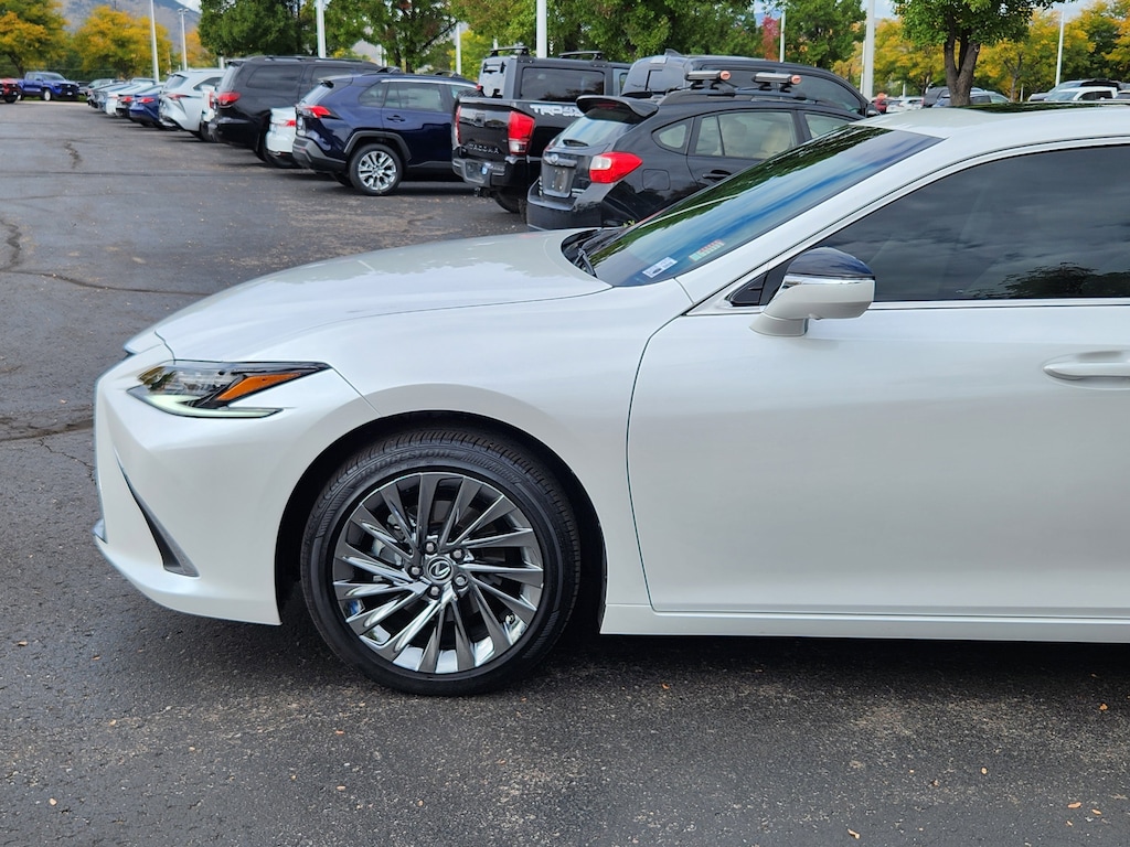 Used 2025 Lexus ES 300h Luxury Sedan
