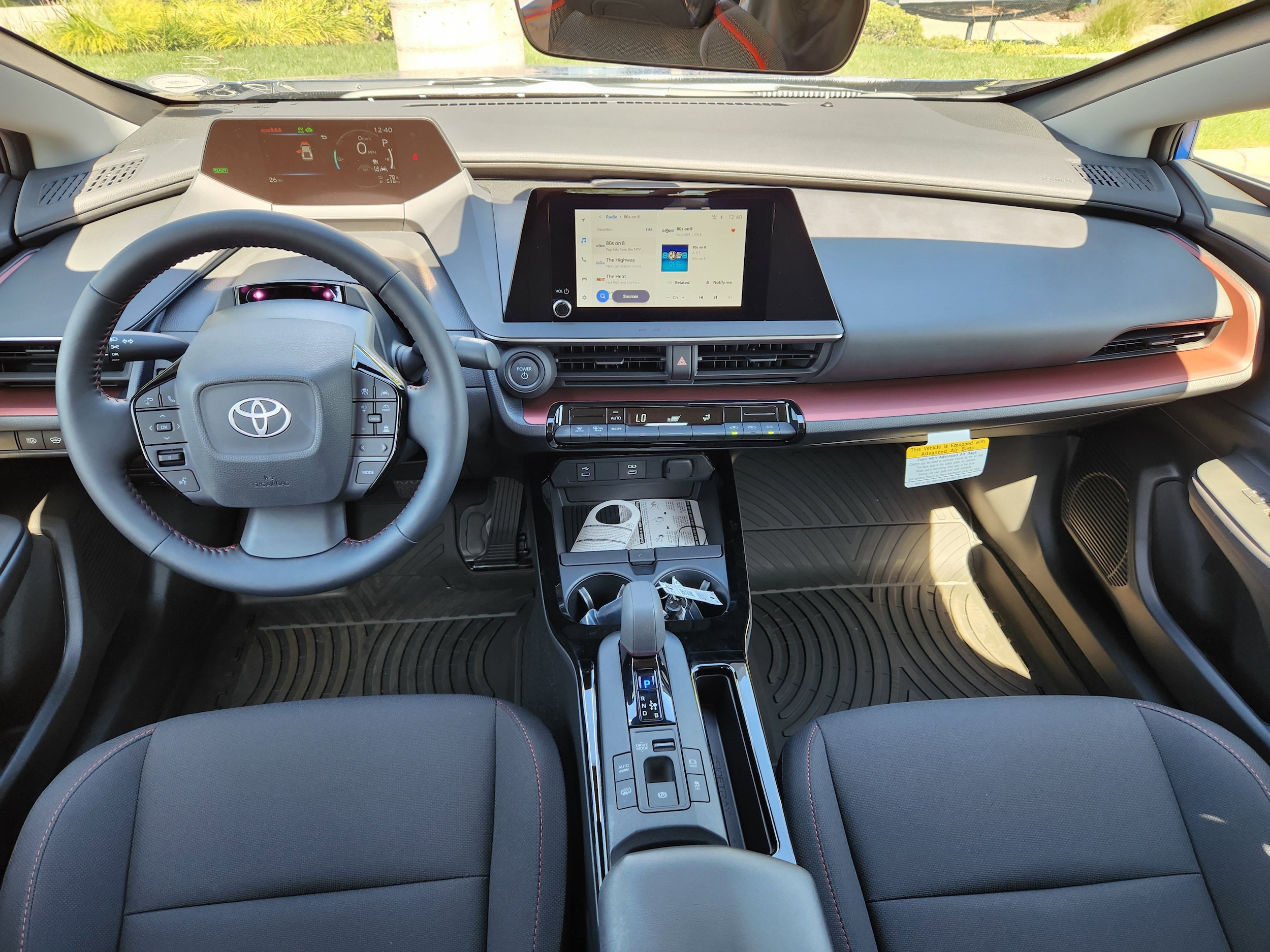 2026 Toyota Prius Plug-in Hybrid SE - Photo 23