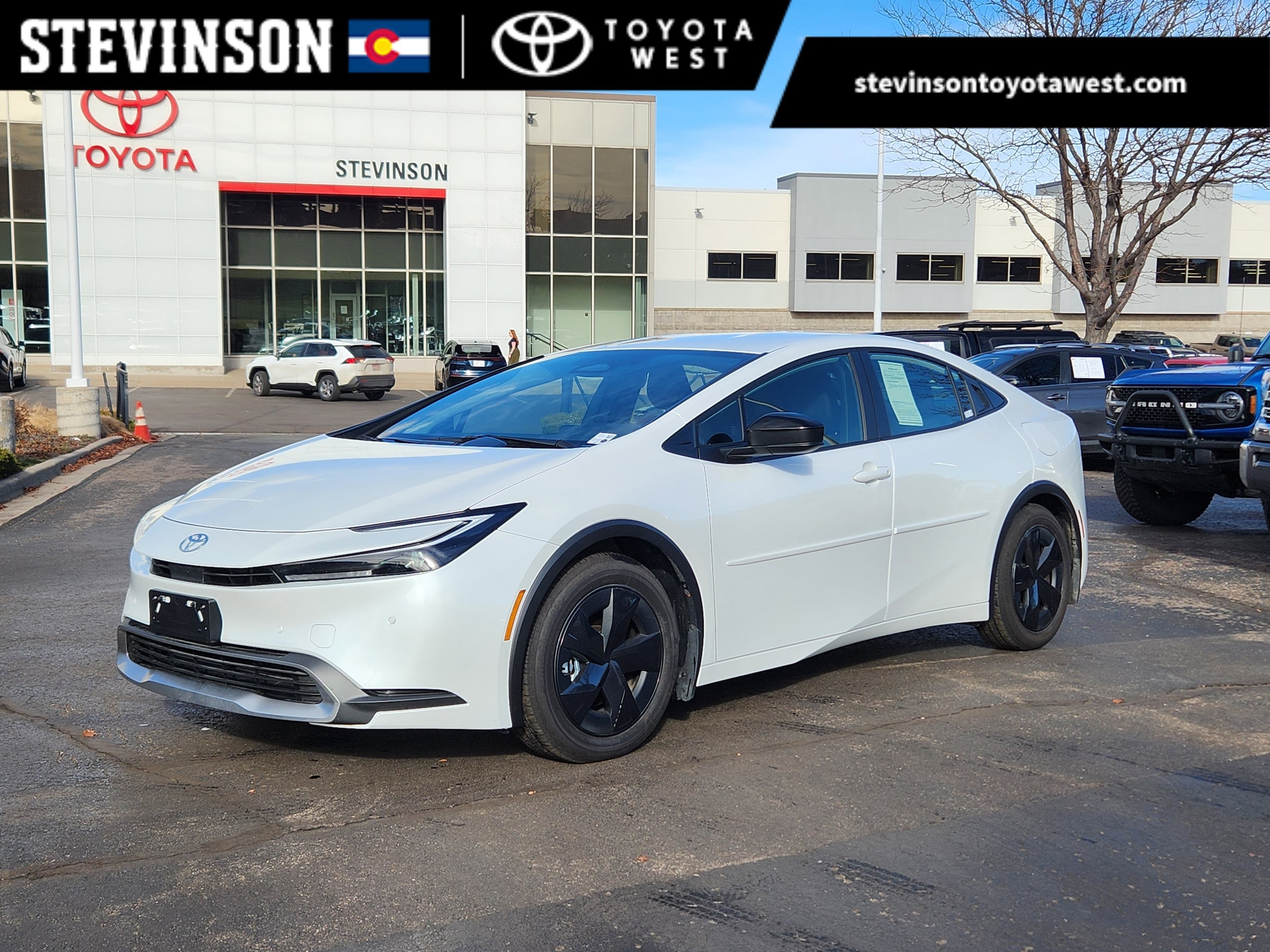 2025 Toyota Prius SE's photo