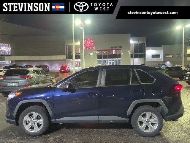 2021 Toyota RAV4 XLE's photo