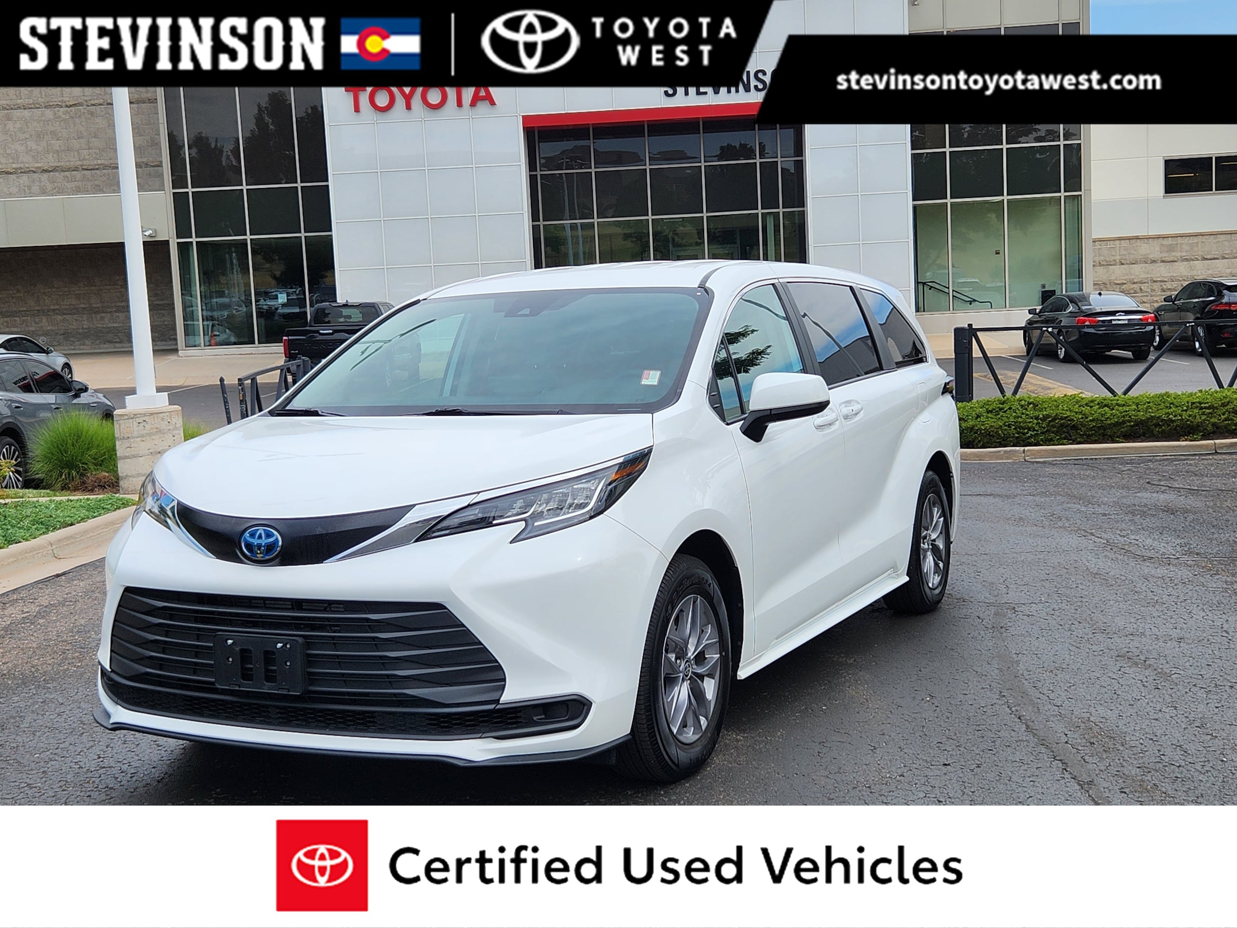 2023 Toyota Sienna LE 8 Passenger