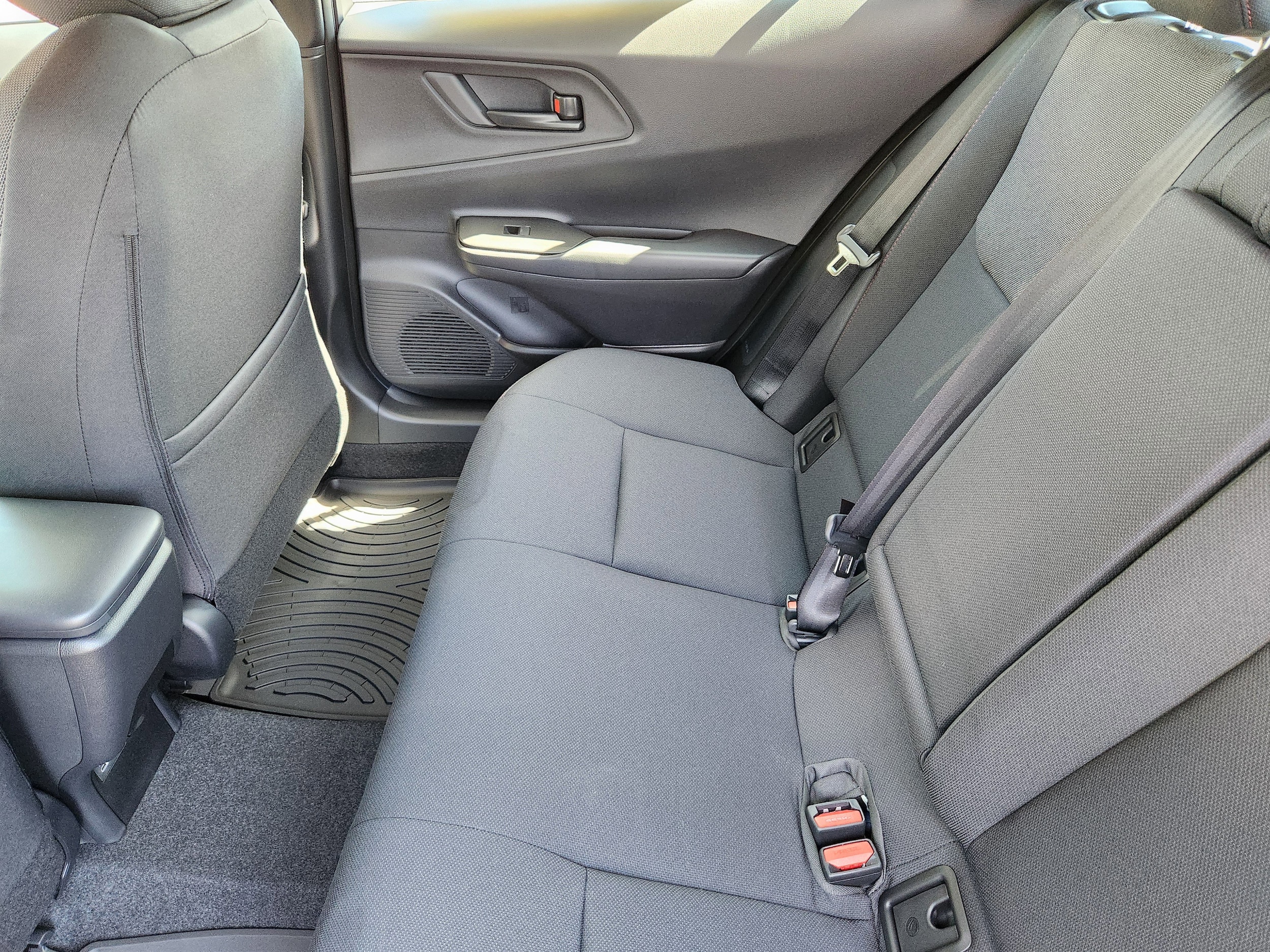2026 Toyota Prius Plug-in Hybrid SE - Photo 22