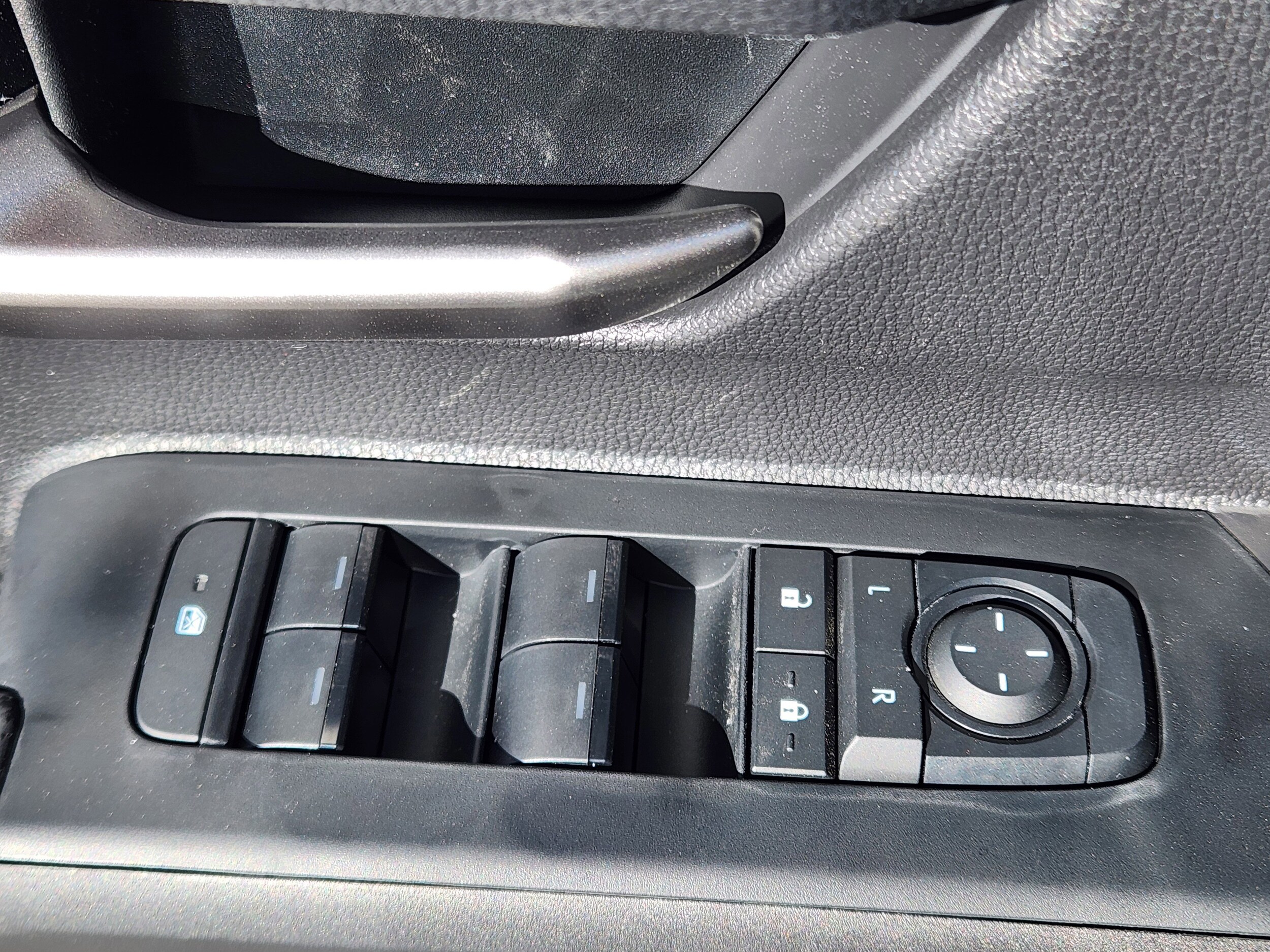 2026 Toyota Tacoma TRD Sport - Photo 18